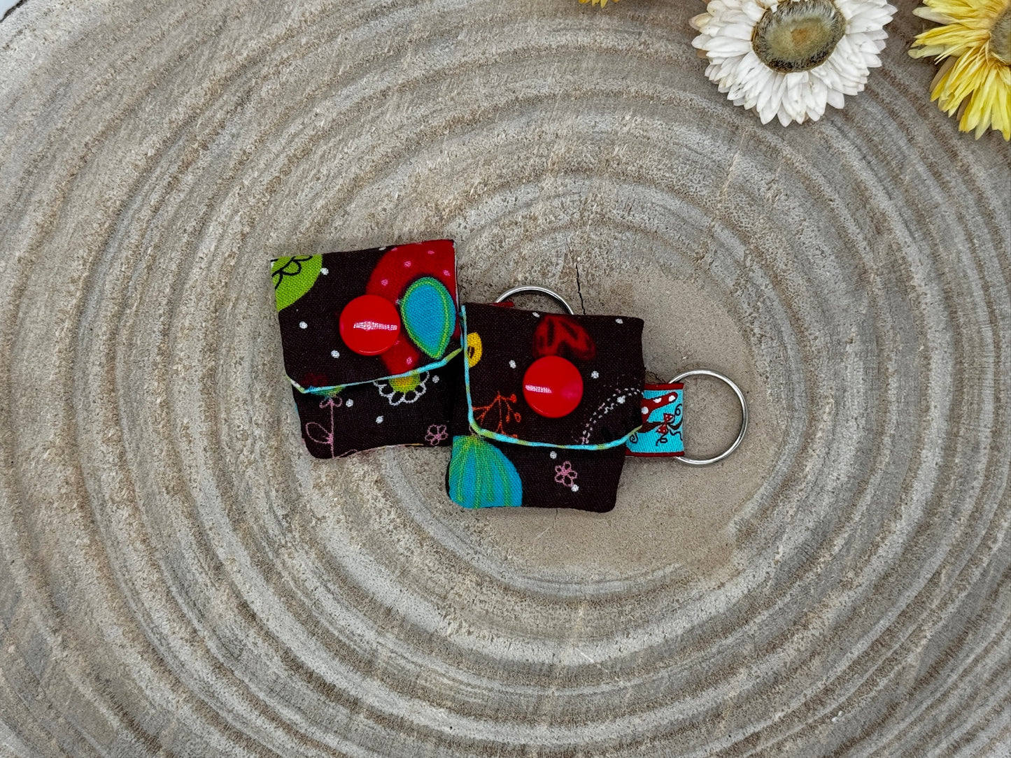 Schlüsselanhänger Mini Tasche braun mit Blumen