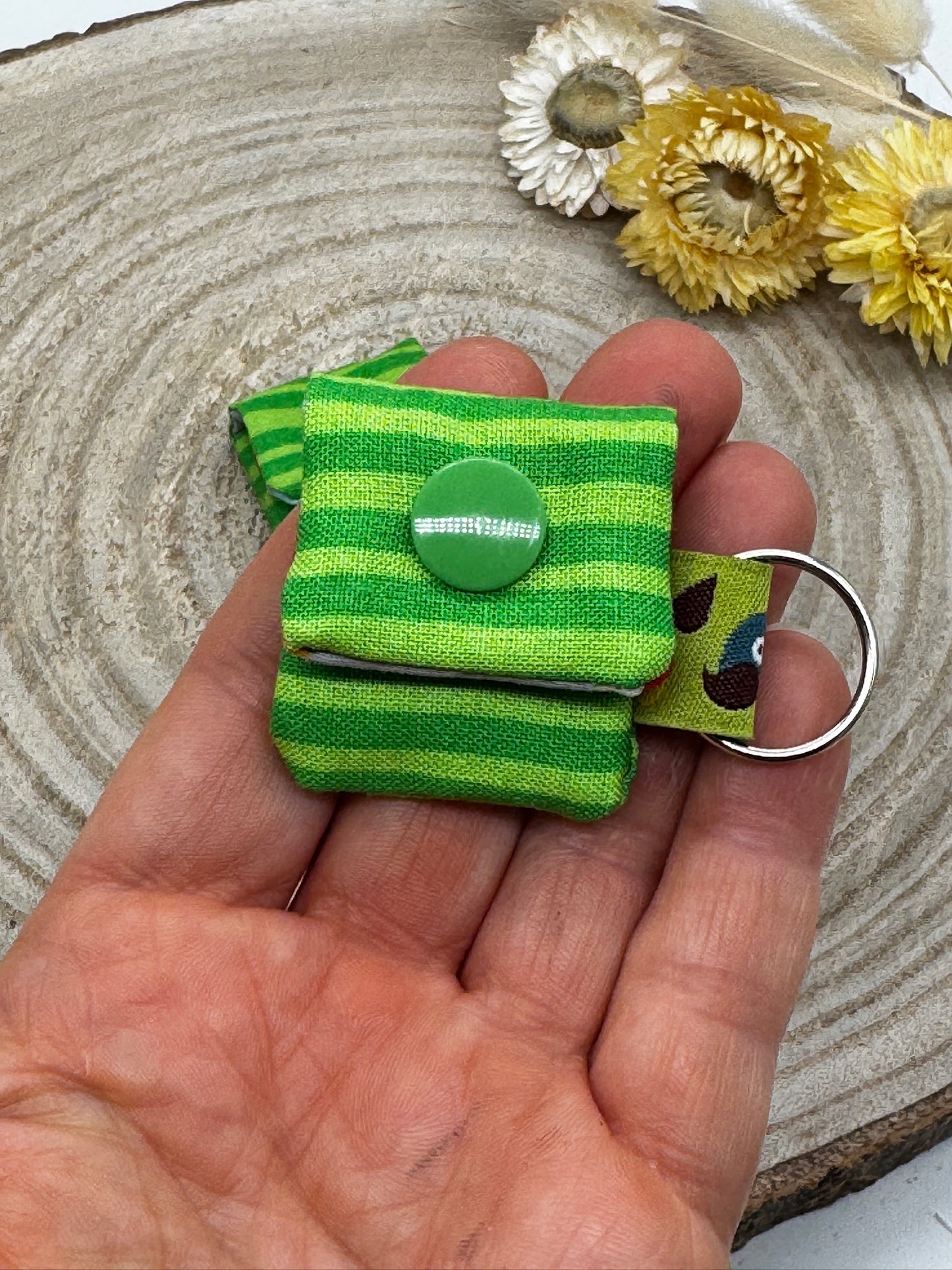 Schlüsselanhänger Mini Tasche grün mit Streifen