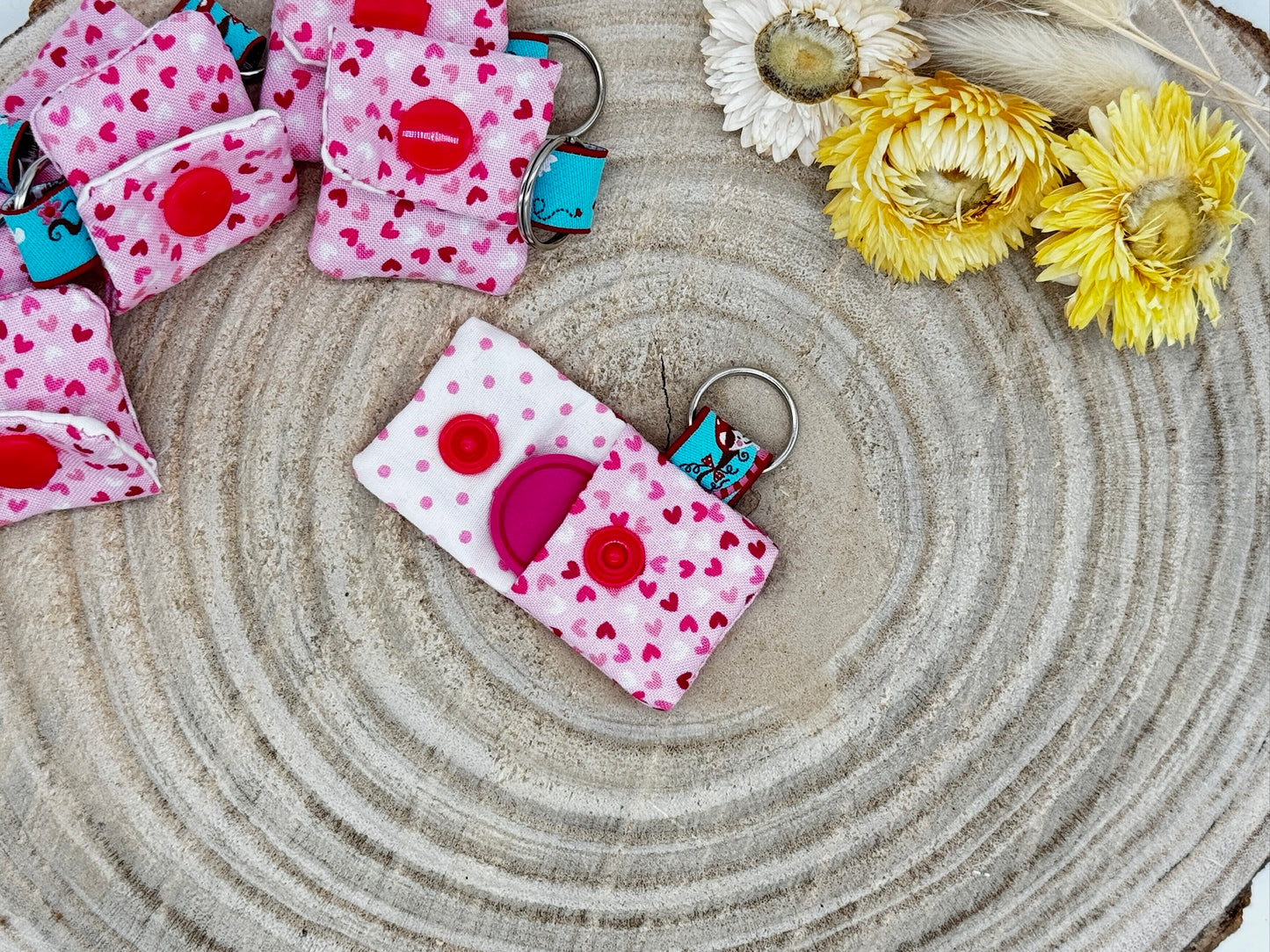 Schlüsselanhänger Mini Tasche rosa mit Herzen