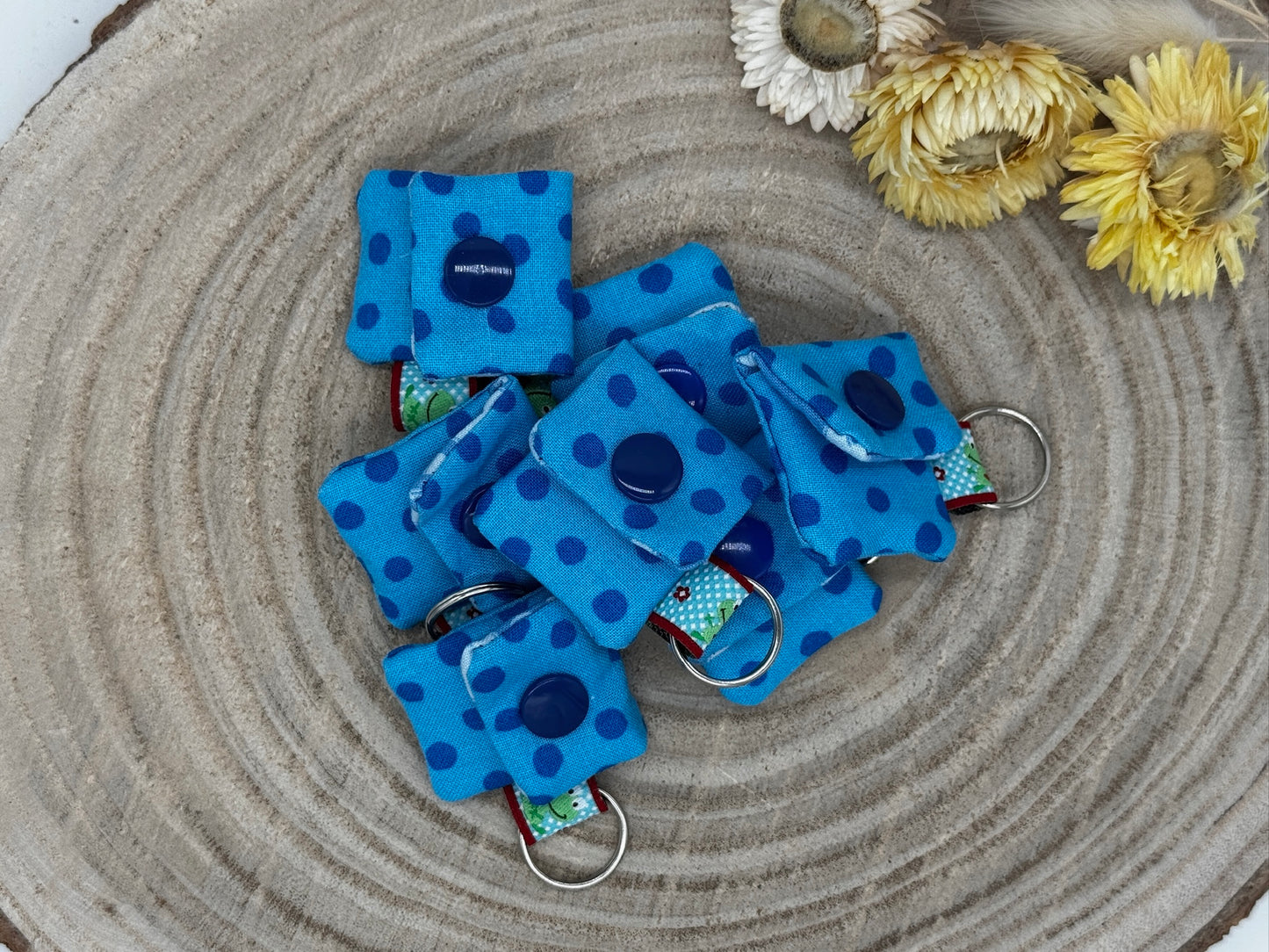 Schlüsselanhänger Mini Tasche blau mit Punkte