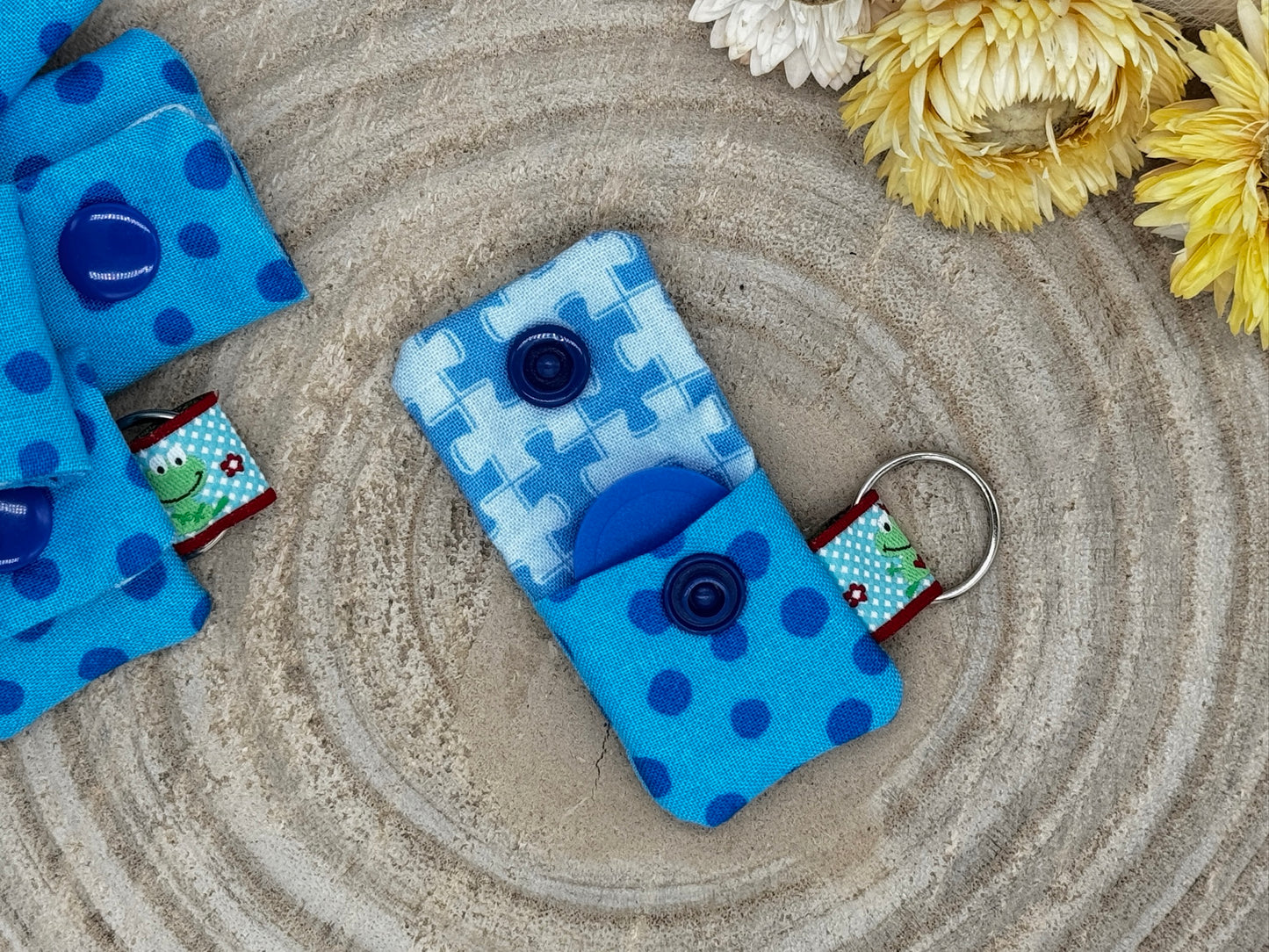 Schlüsselanhänger Mini Tasche blau mit Punkte