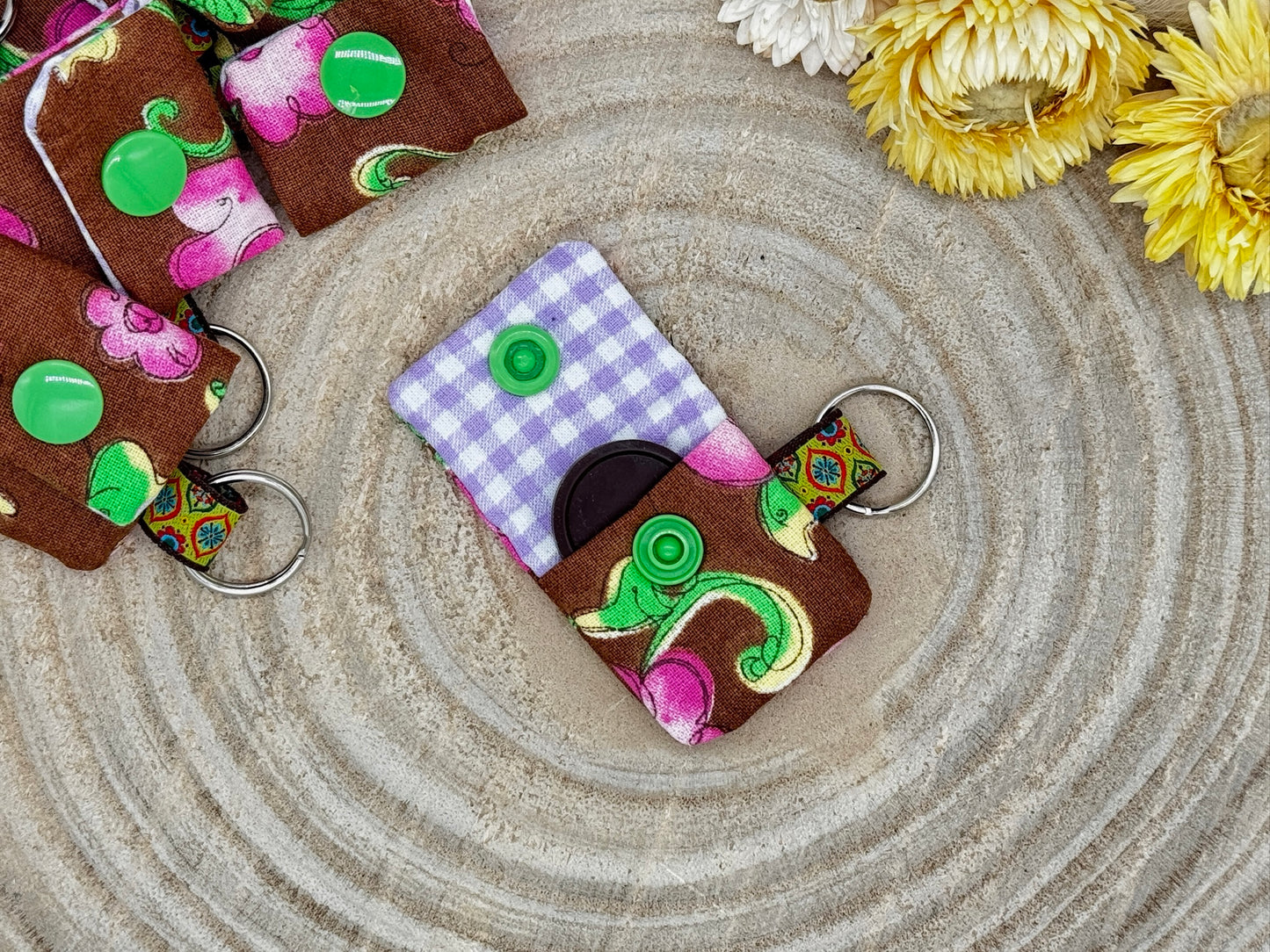 Schlüsselanhänger Mini Tasche braun mit Blumen