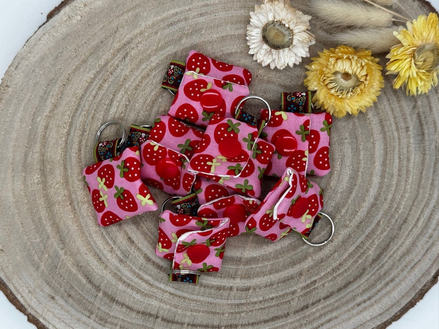 Schlüsselanhänger Mini Tasche rosa mit Erdbeeren
