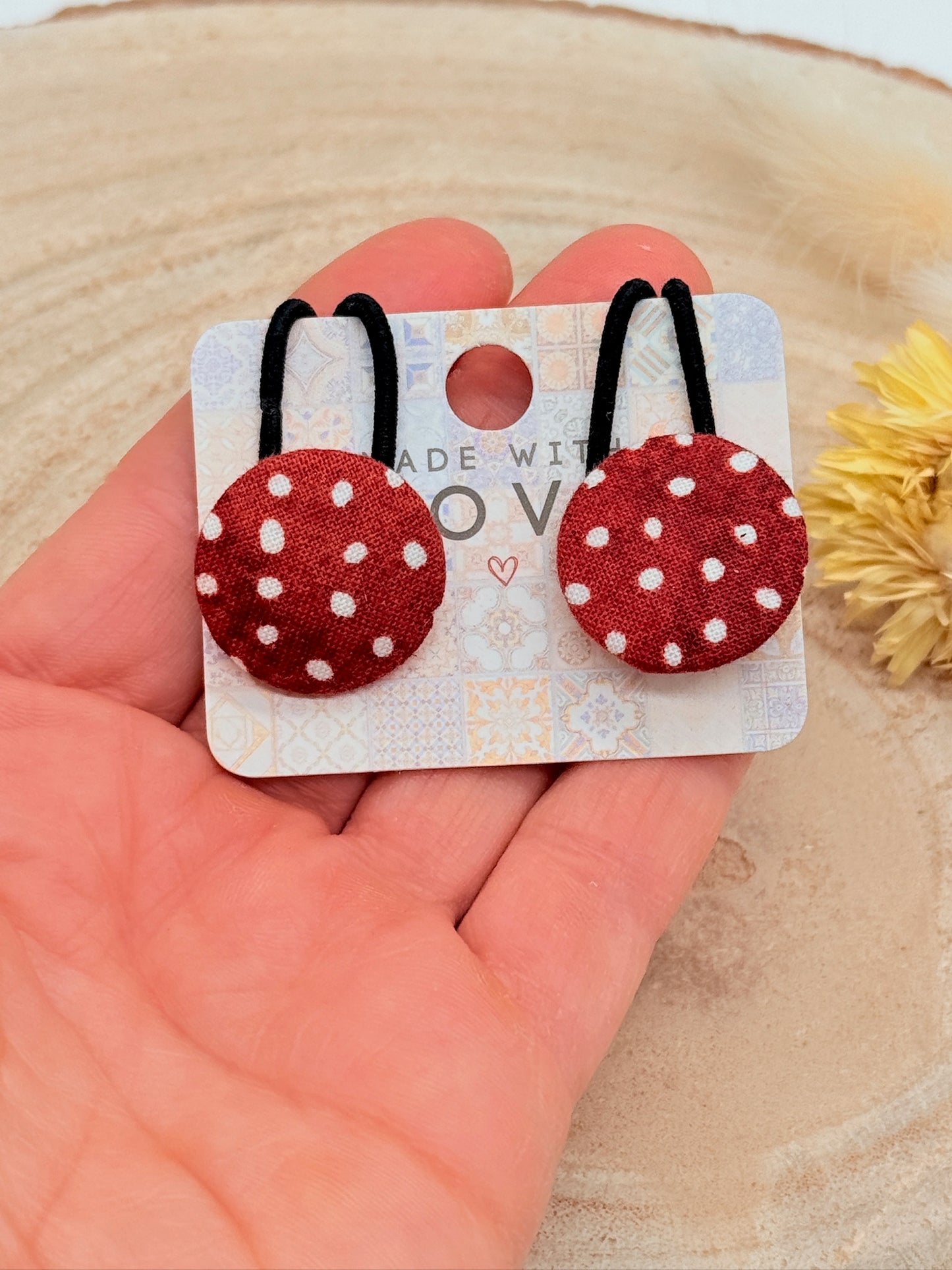 Retro Knopf Haargummi rot mit Punkten