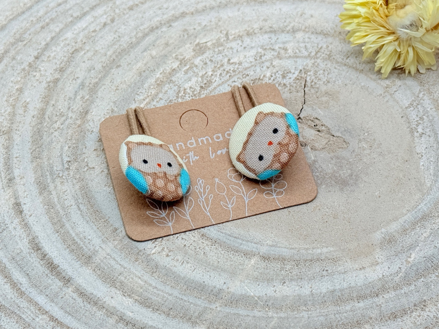 Retro Knopf Haargummi Eule beige
