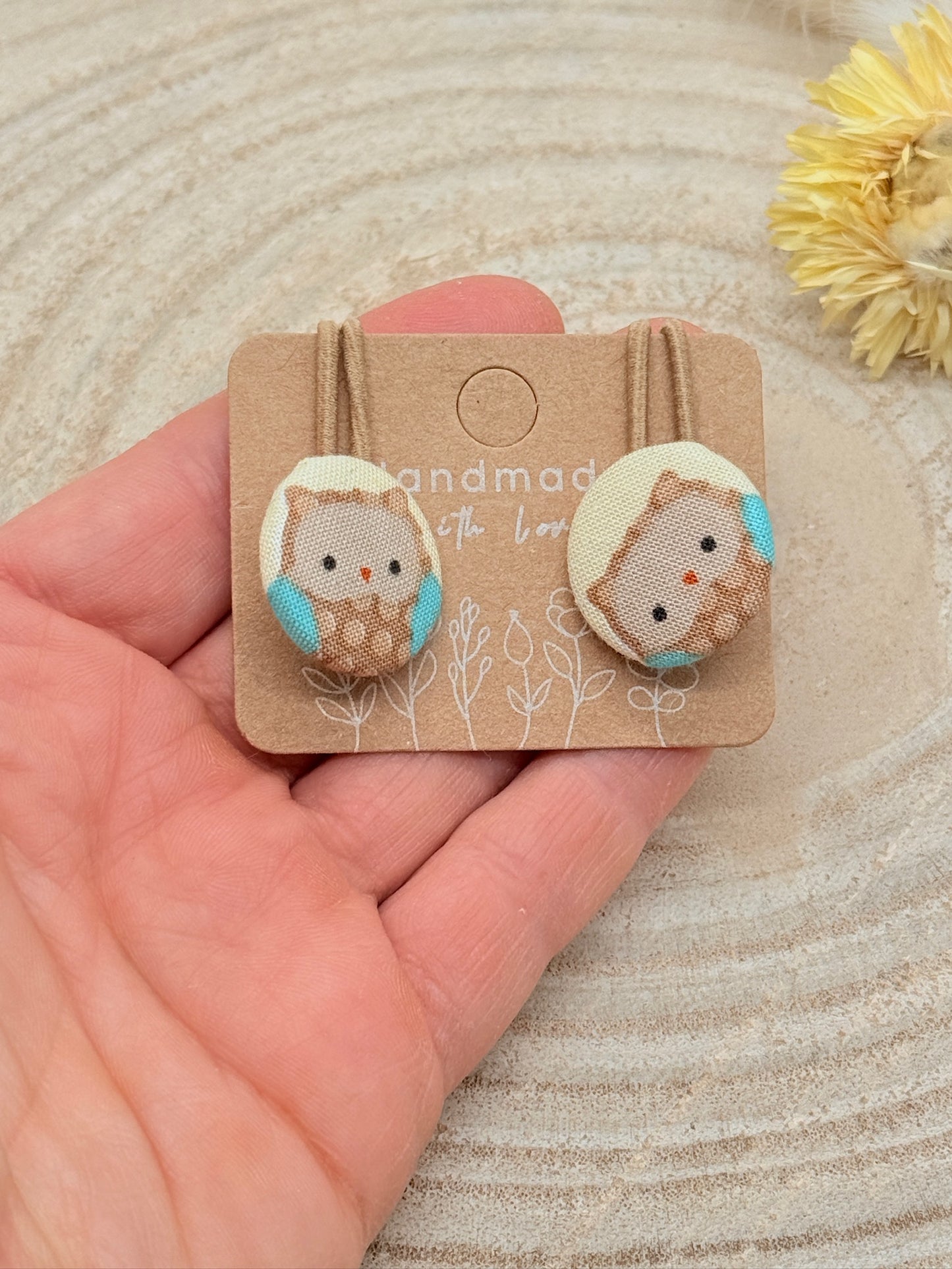 Retro Knopf Haargummi Eule beige