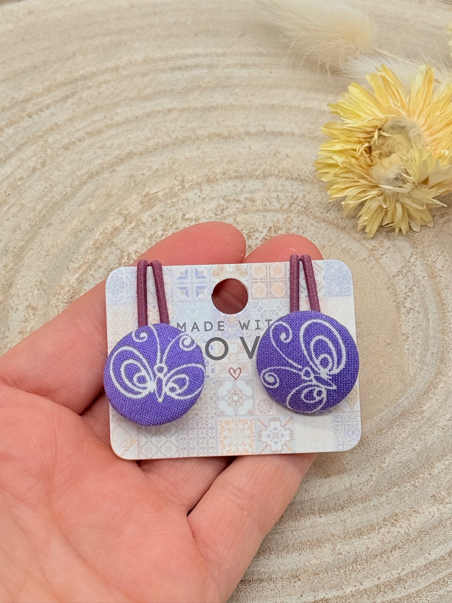 Retro Knopf Haargummi Schmetterling lila