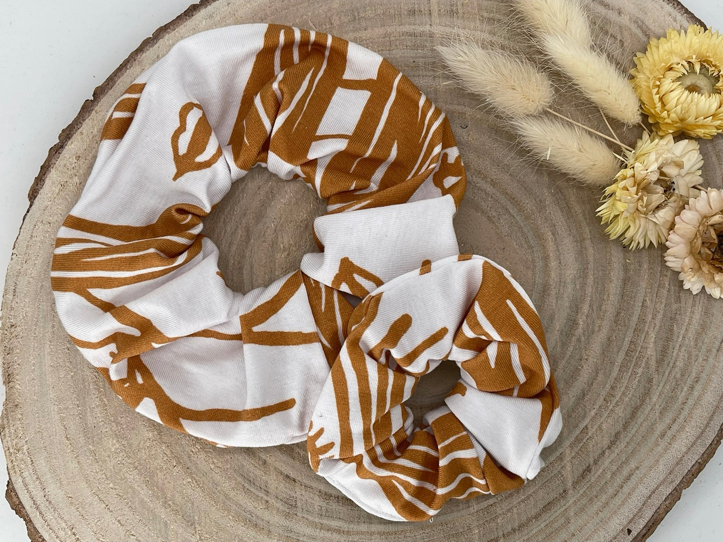 Scrunchie Haargummi elastisches Haarband Haarschmuck weiß mit braunes Muster für feines oder dickes Haar
