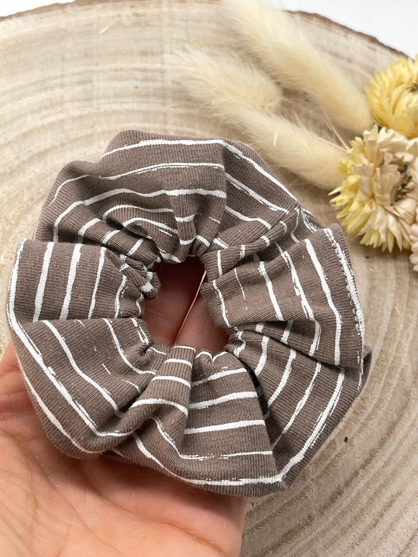 Scrunchie Haargummi elastisches Haarband Haarschmuck Weiß braune Streifen