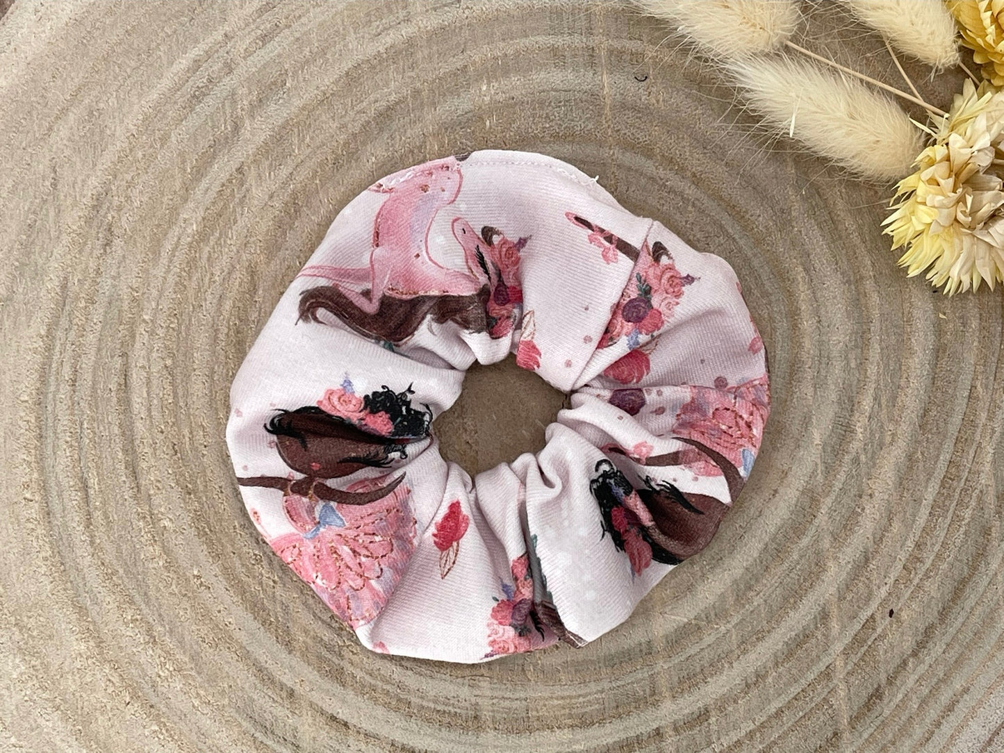 Scrunchie Haargummi elastisches Haarband Haarschmuck Balletttänzerin auf hellrosa