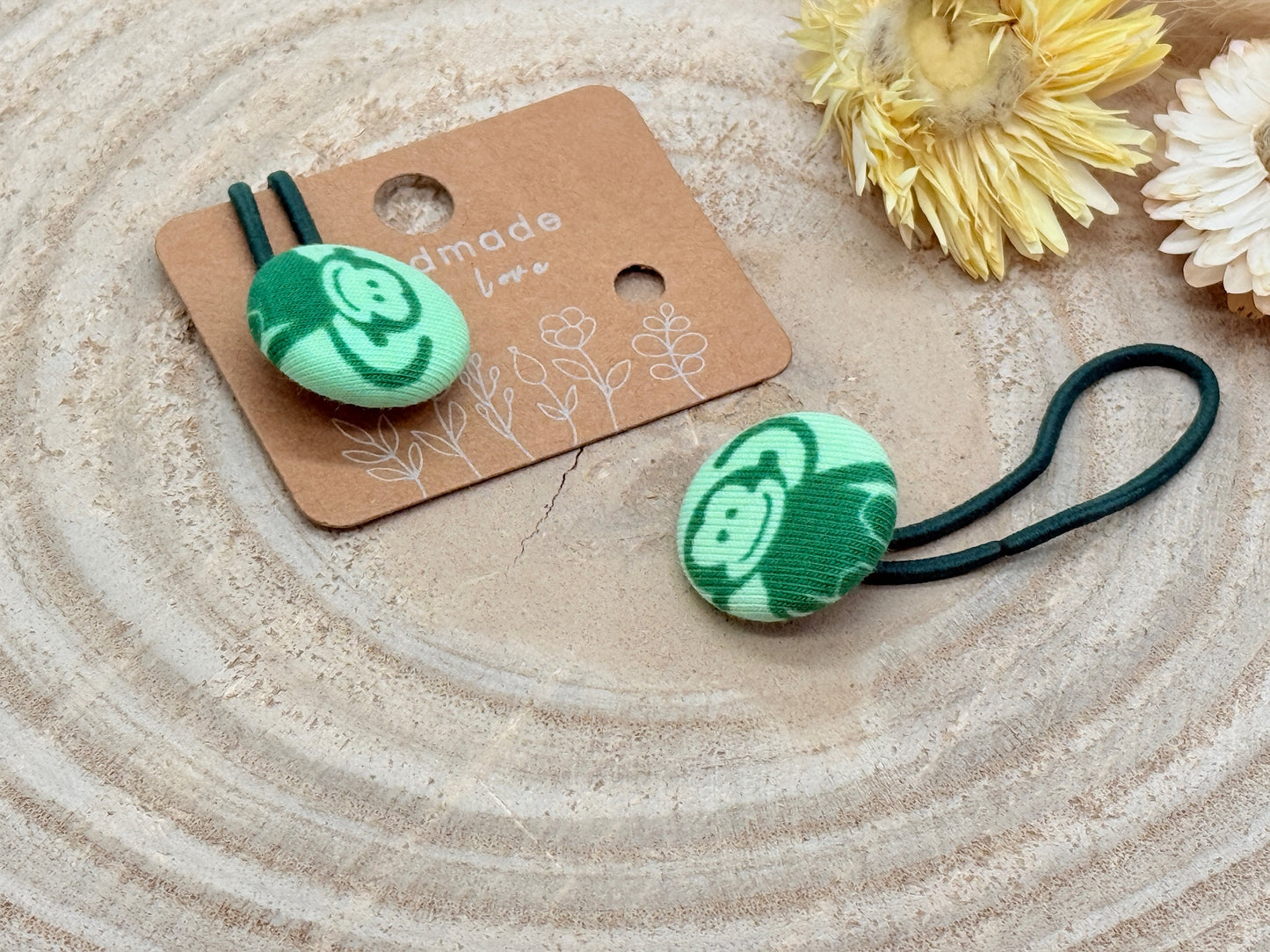 Retro Knopf Haargummi Affe grün