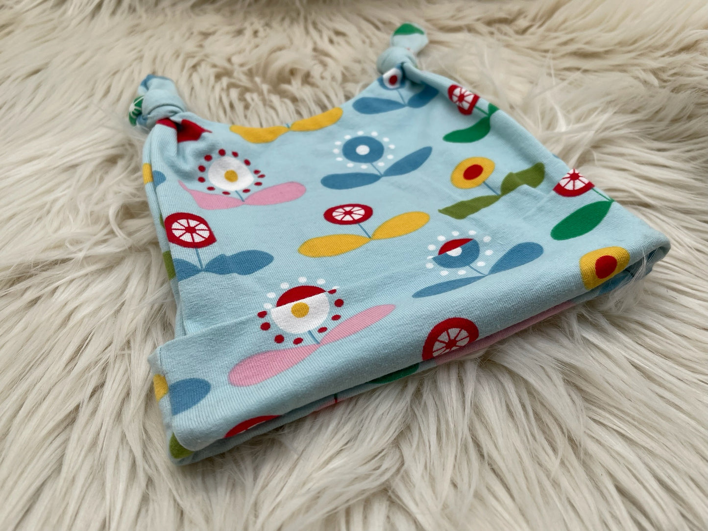 SALE Knotenmütze Eulchen mit Blumenwiese blau