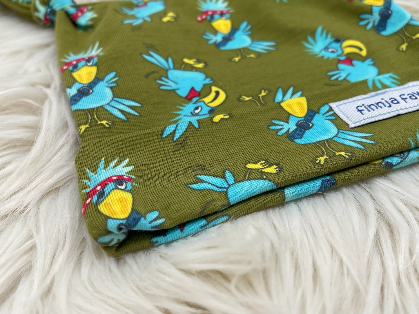 SALE Knotenmütze Eulchen mit verrückter Vogel grün