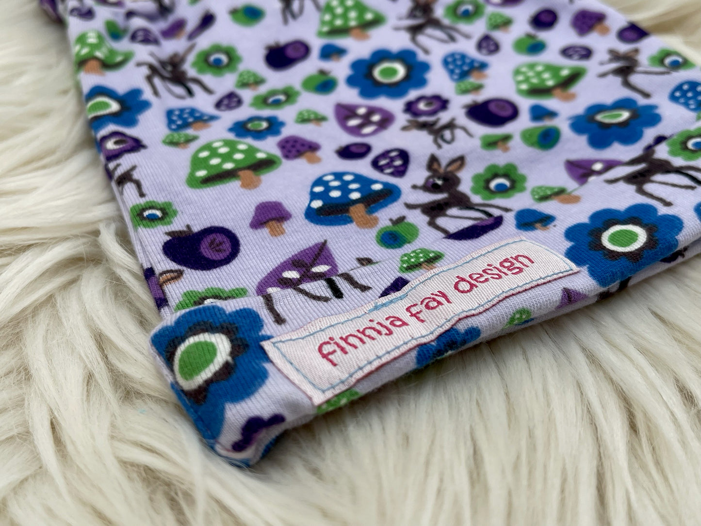 SALE Knotenmütze Eulchen mit Rehkitz lila