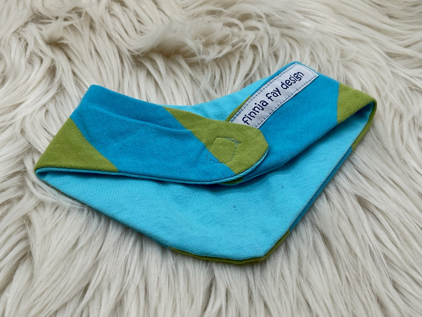 SALE Wendehalstuch Sternchen mit grün/blaue Streifen