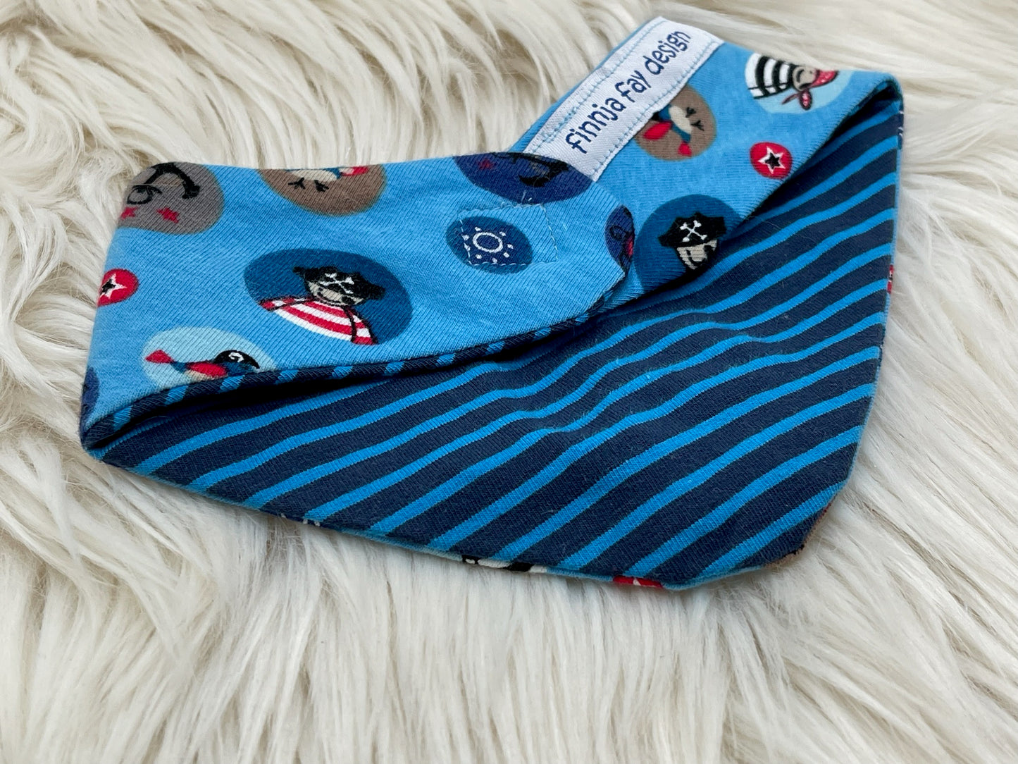 SALE Wendehalstuch Sternchen mit Piraten blau