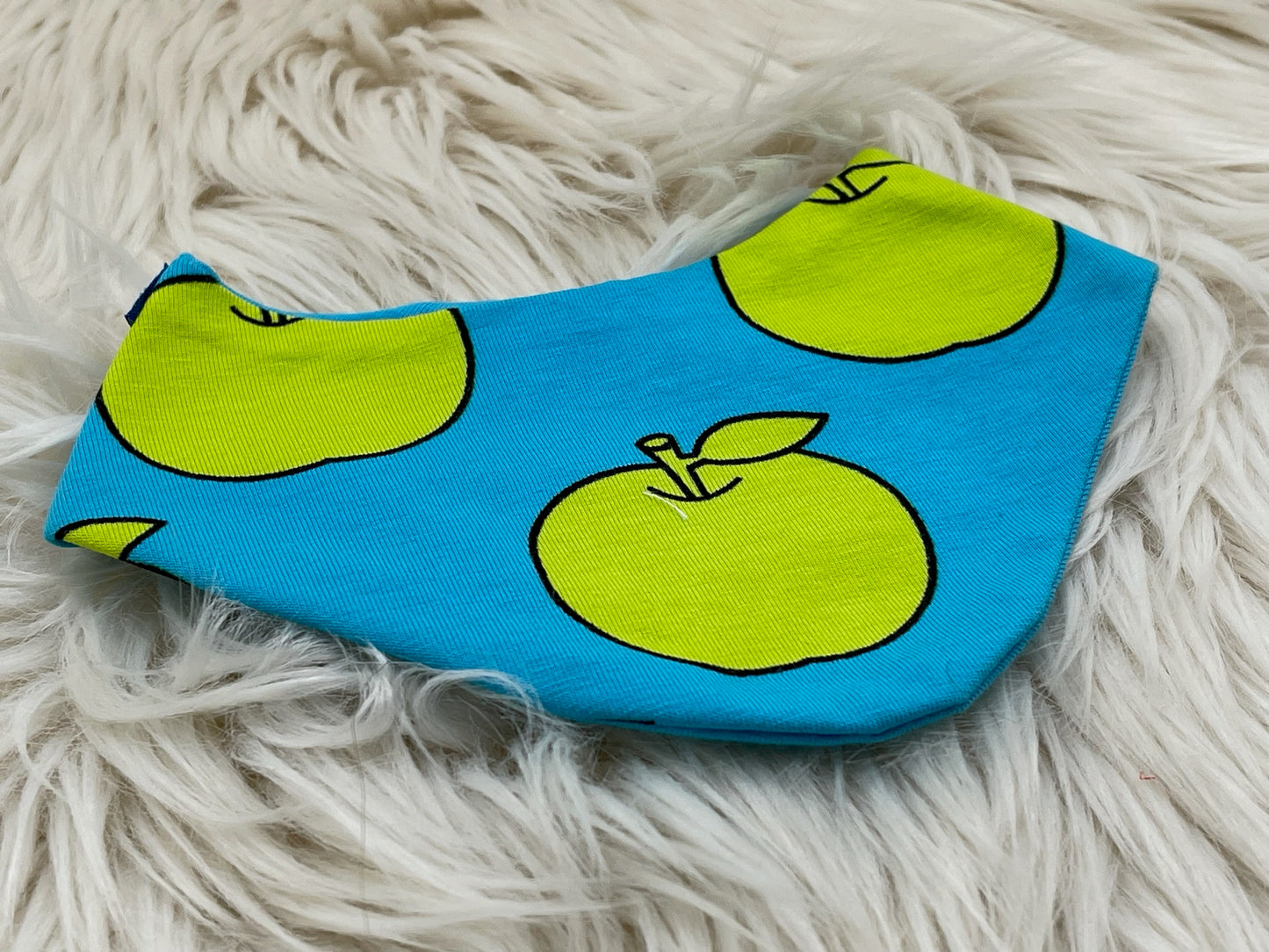 SALE Wendehalstuch Sternchen mit Apfel auf blau