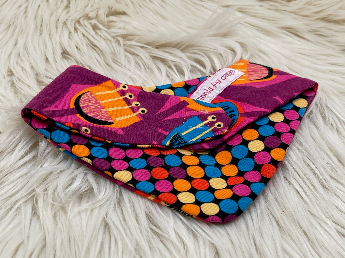 SALE Wendehalstuch Sternchen mit Blumen auf lila