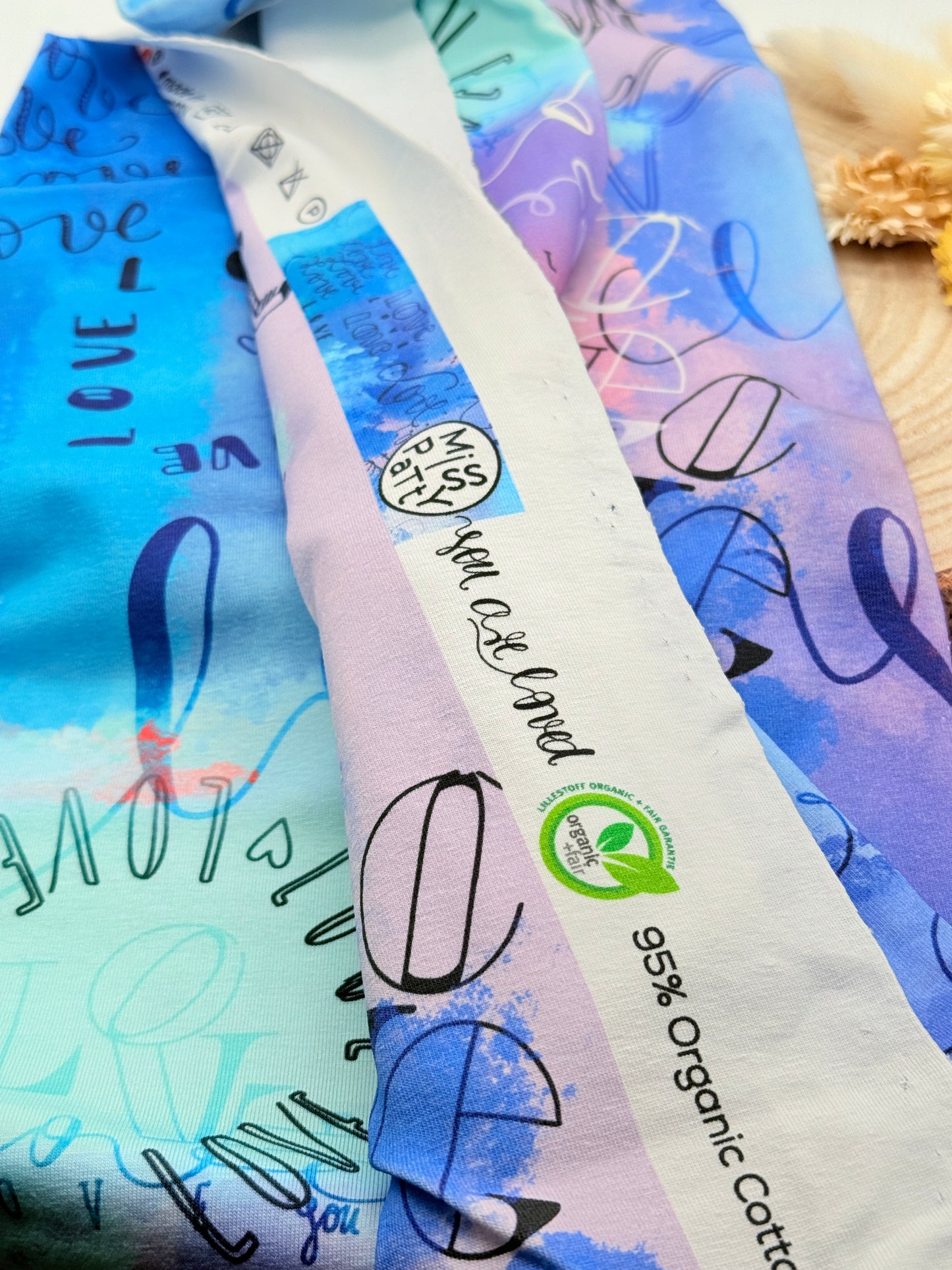 Jersey Reststück Batik mit Love (Lillestoff) blau lila