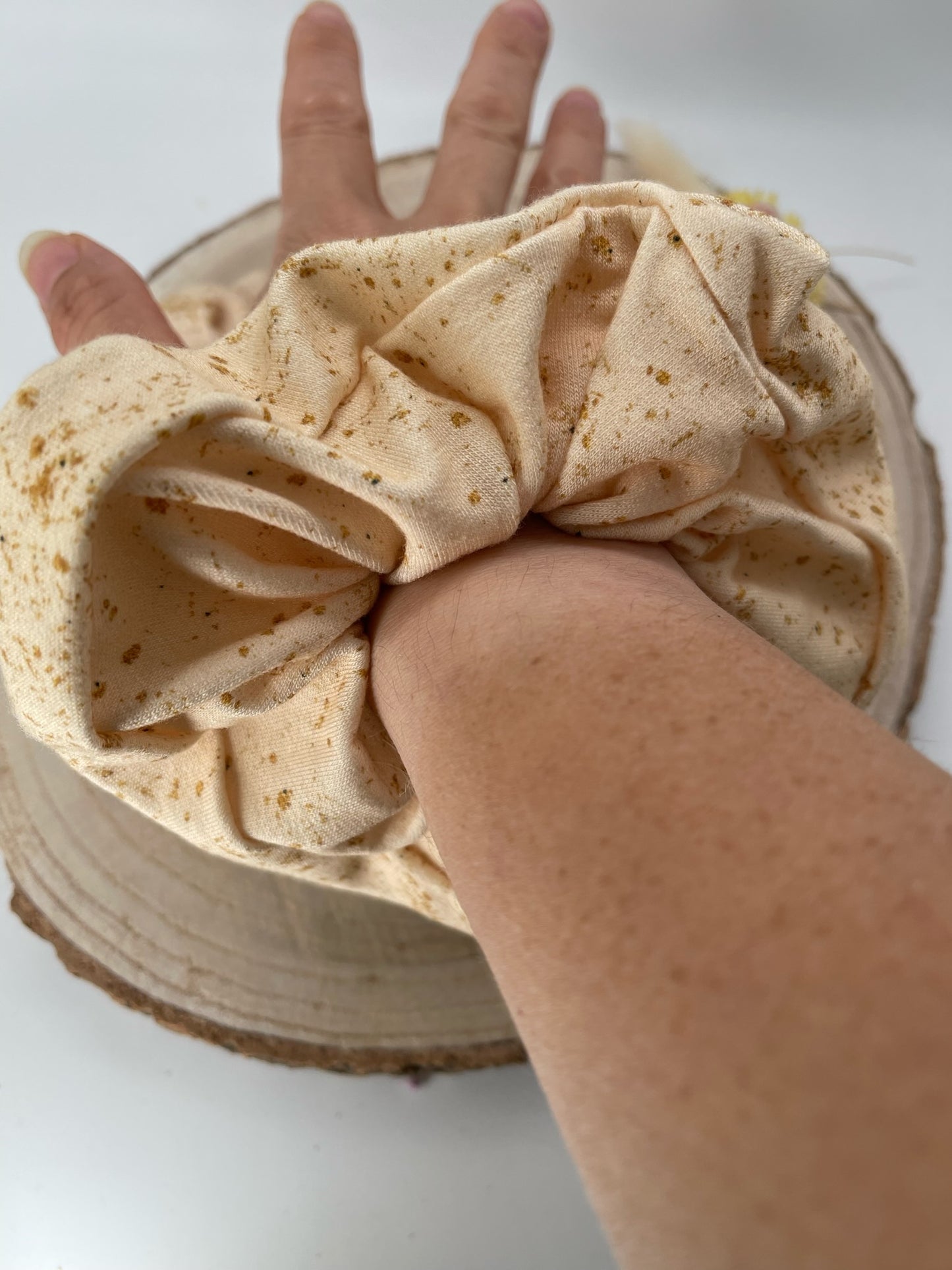 Modal Scrunchie Haargummi goldene Sprenkel beige