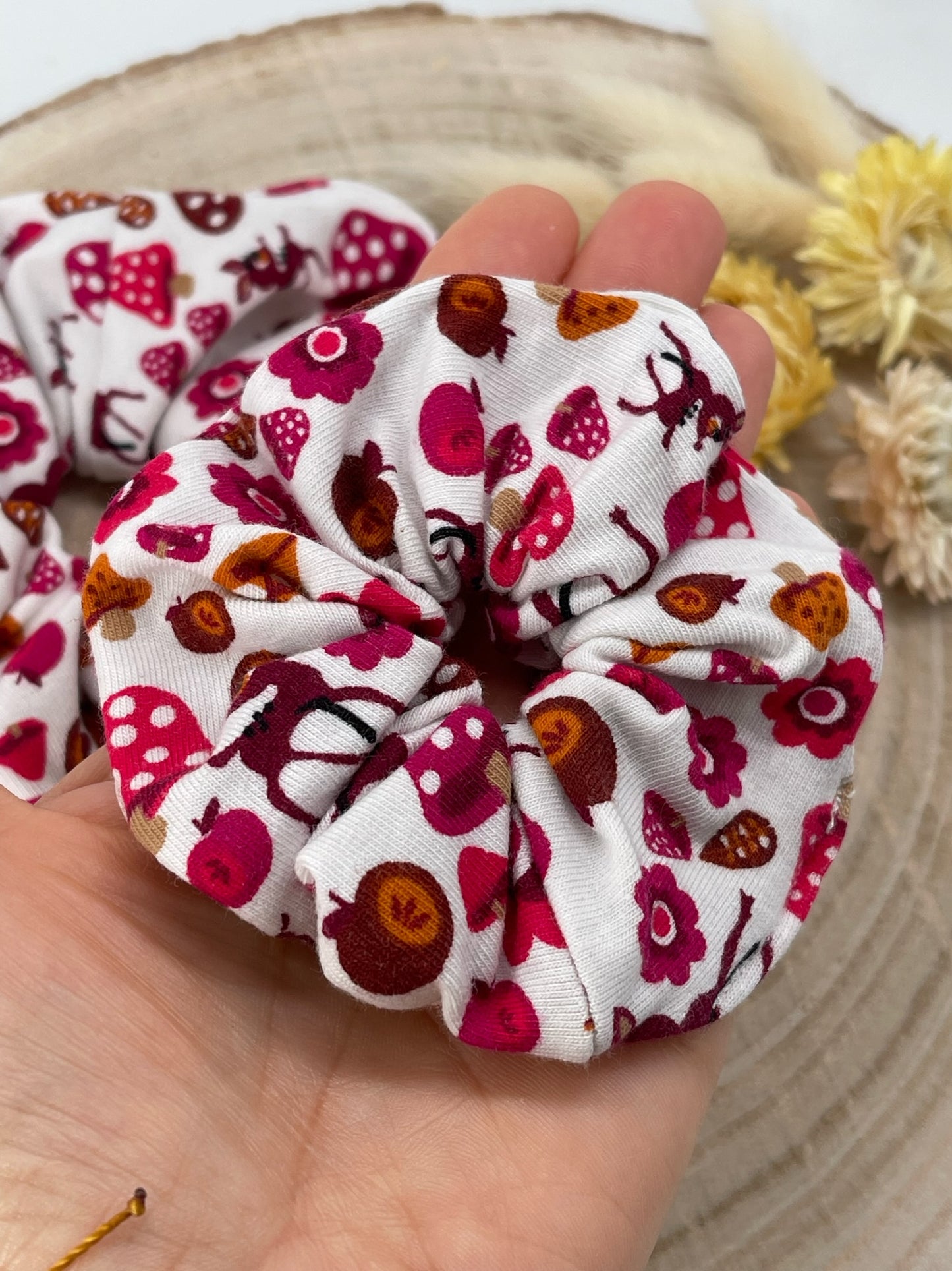 Scrunchie Haargummi elastisches Haarband Haarschmuck Reh auf weiß