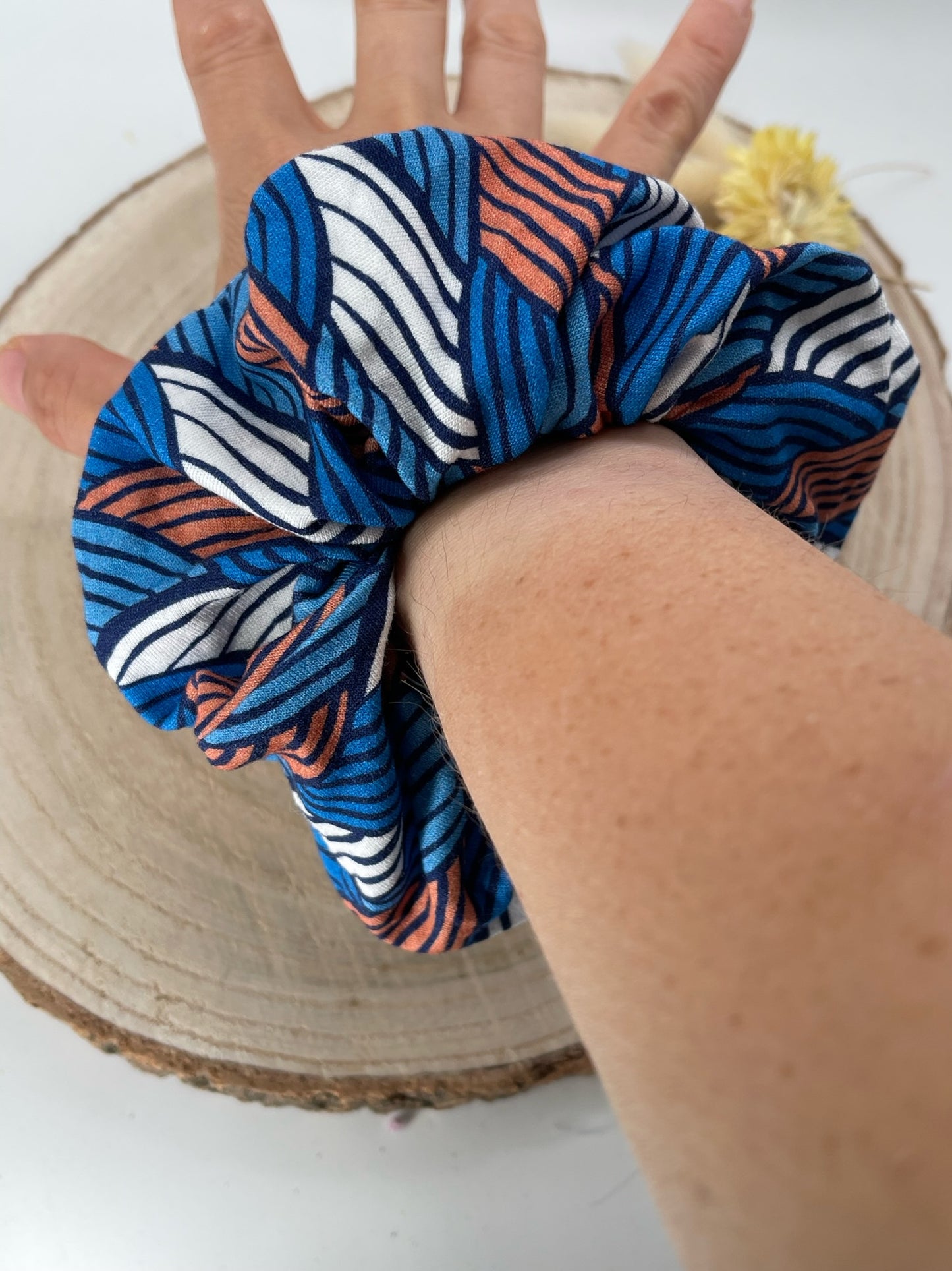 Scrunchie Haargummi elastisches Haarband Haarschmuck Retro Muster blau