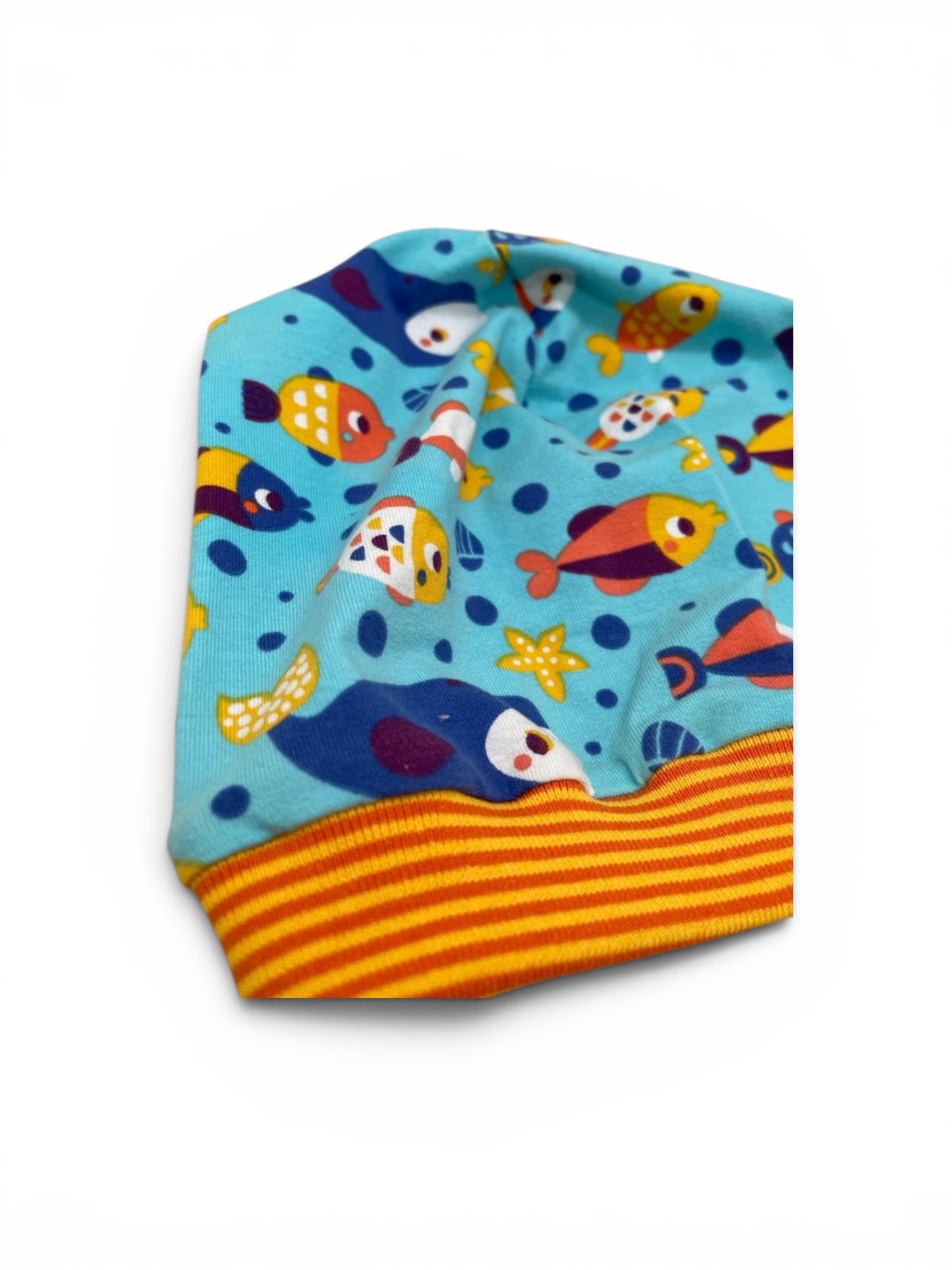 Beanie für Kinder mit Bund - bunte Fische auf blau