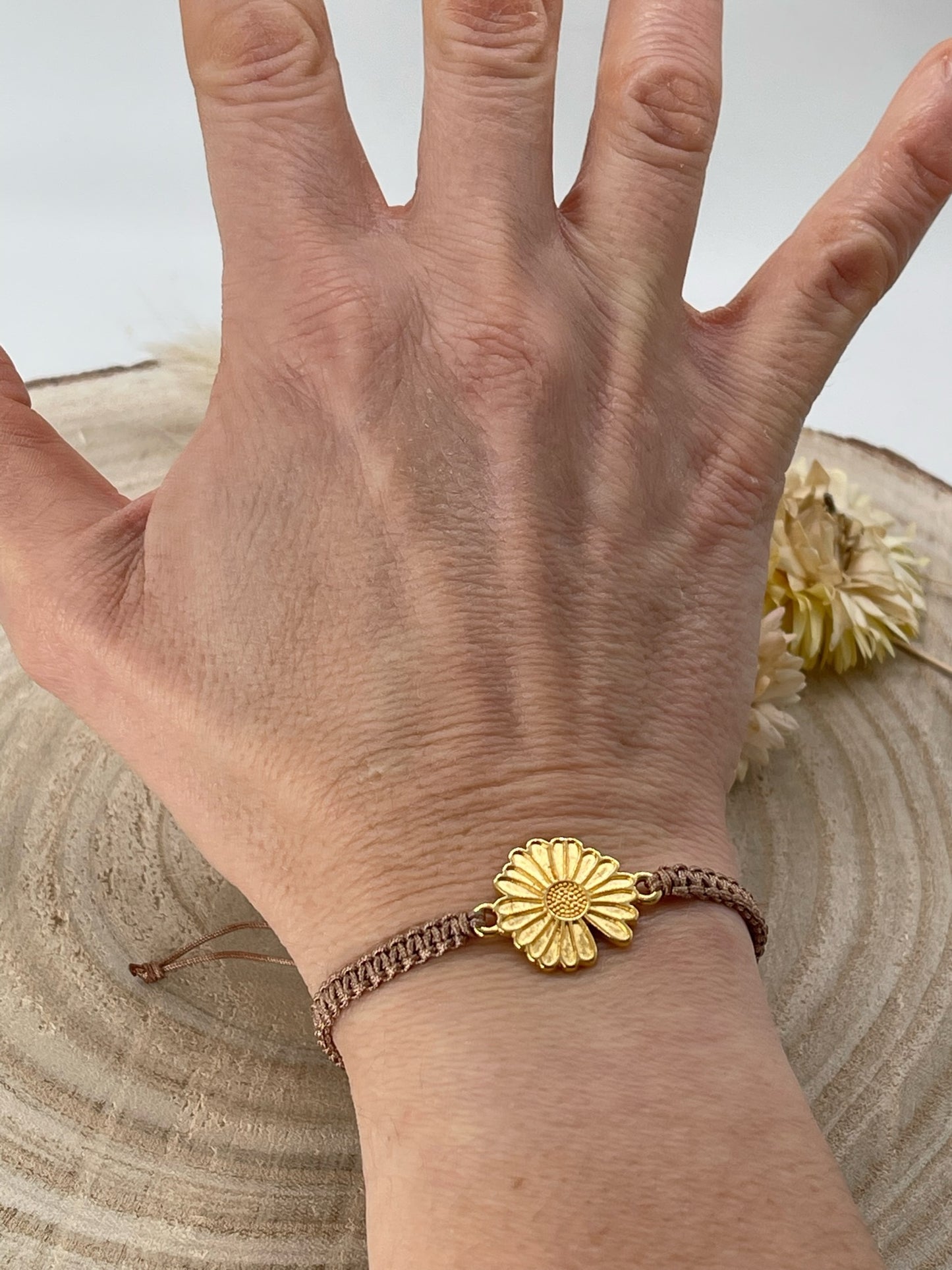 Freundschaftsarmband Makramee Armband Schmuck Gänseblümche II goldfarben
