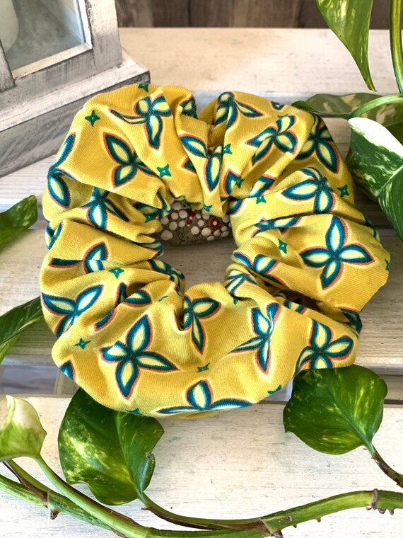 Scrunchie Haargummi grünes Ornament Muster