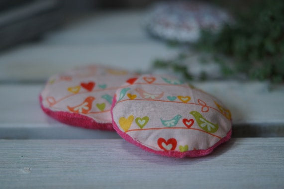 Taschenwärmer Beulenkühler Körnerkissen Vogel Reigen rosa