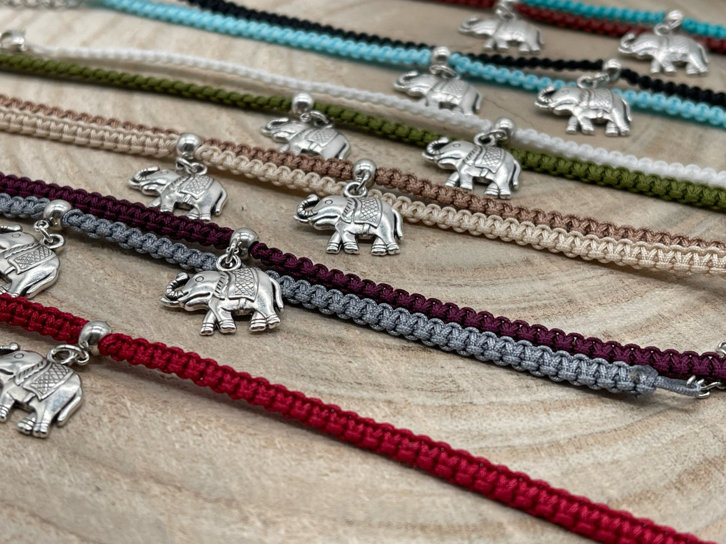 Makramee Schmuck Fusskettchen Fussbändchen "Elefant" Silberfarben