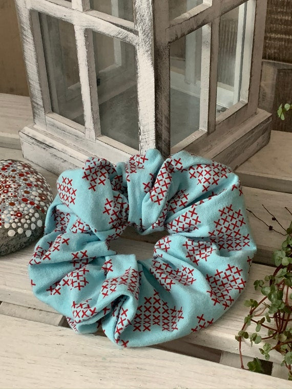 Scrunchie Haargummi Kreuzstich Herz blau