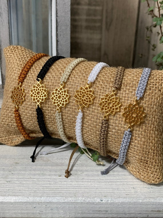 Freundschaftsarmband Makramee Schmuck Armband Blumen Mosaik goldfarben