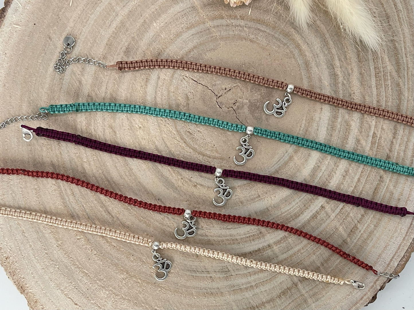 Makramee Schmuck Fusskettchen Fussbändchen "Ohm" Silberfarben