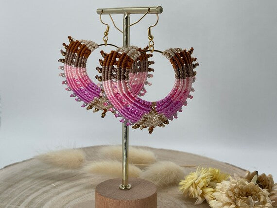 Einzigartiger Makramee Ohrring Ohrhänger Boho Hippie Schmuck Festival (1 Paar) rosa