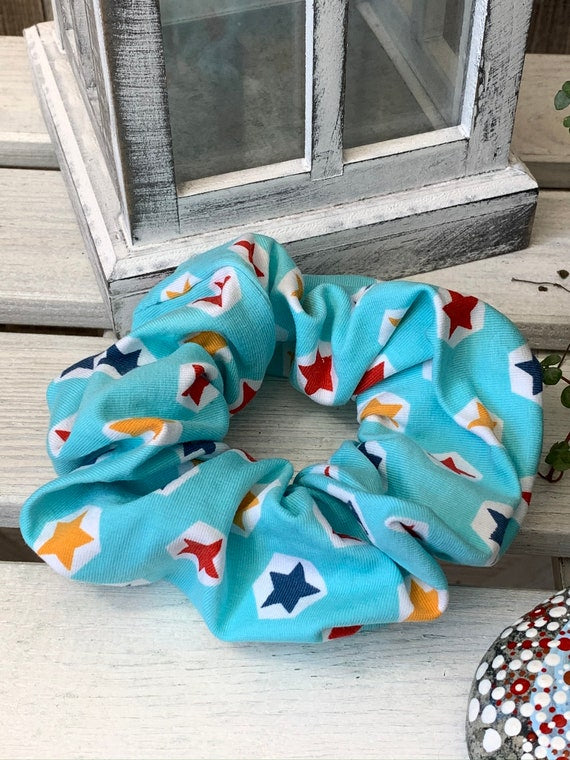 Scrunchie Haargummi bunte Sterne blau