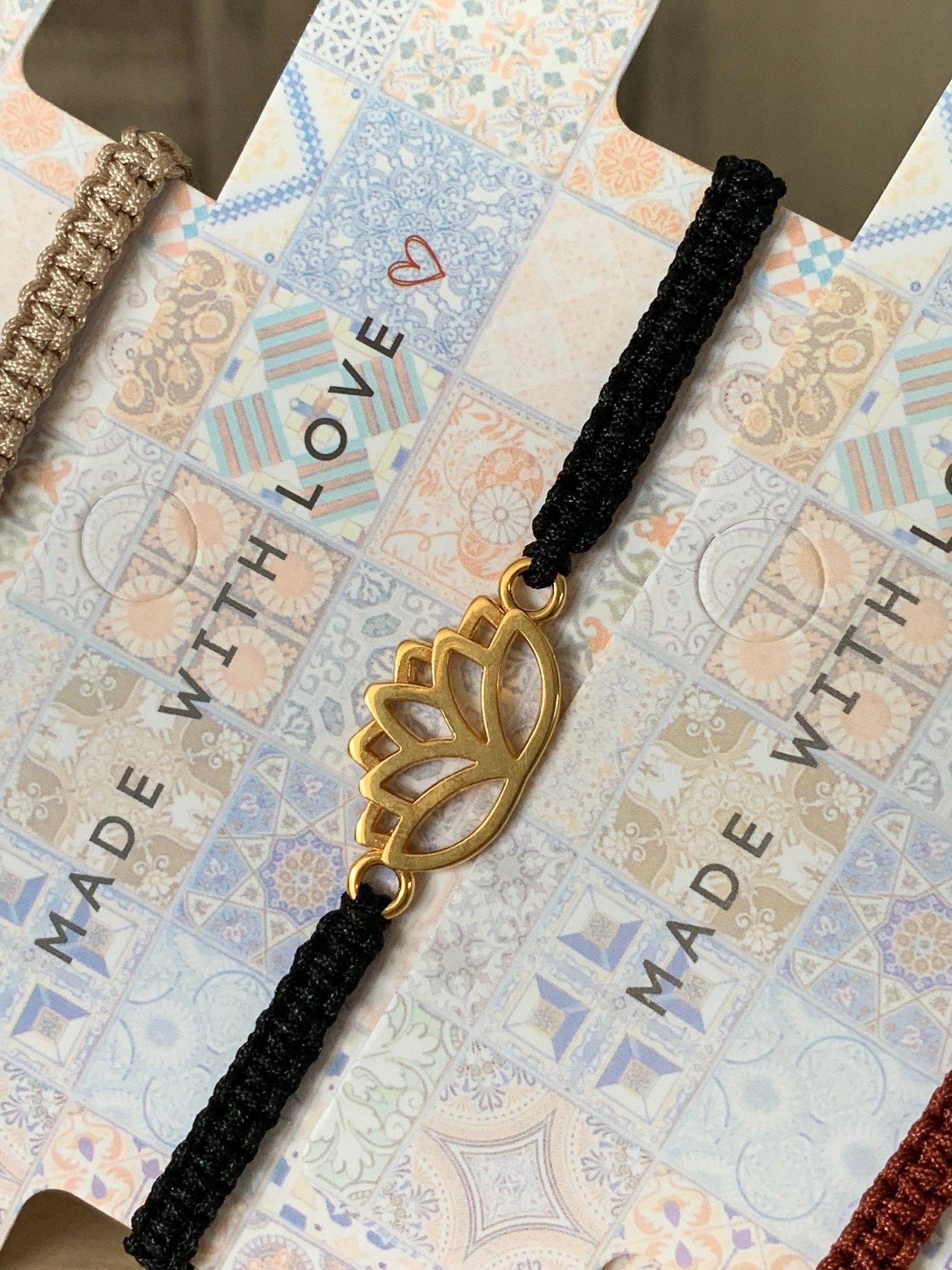 Freundschaftsarmband Makramee Schmuck Armband Lotusblume goldfarben
