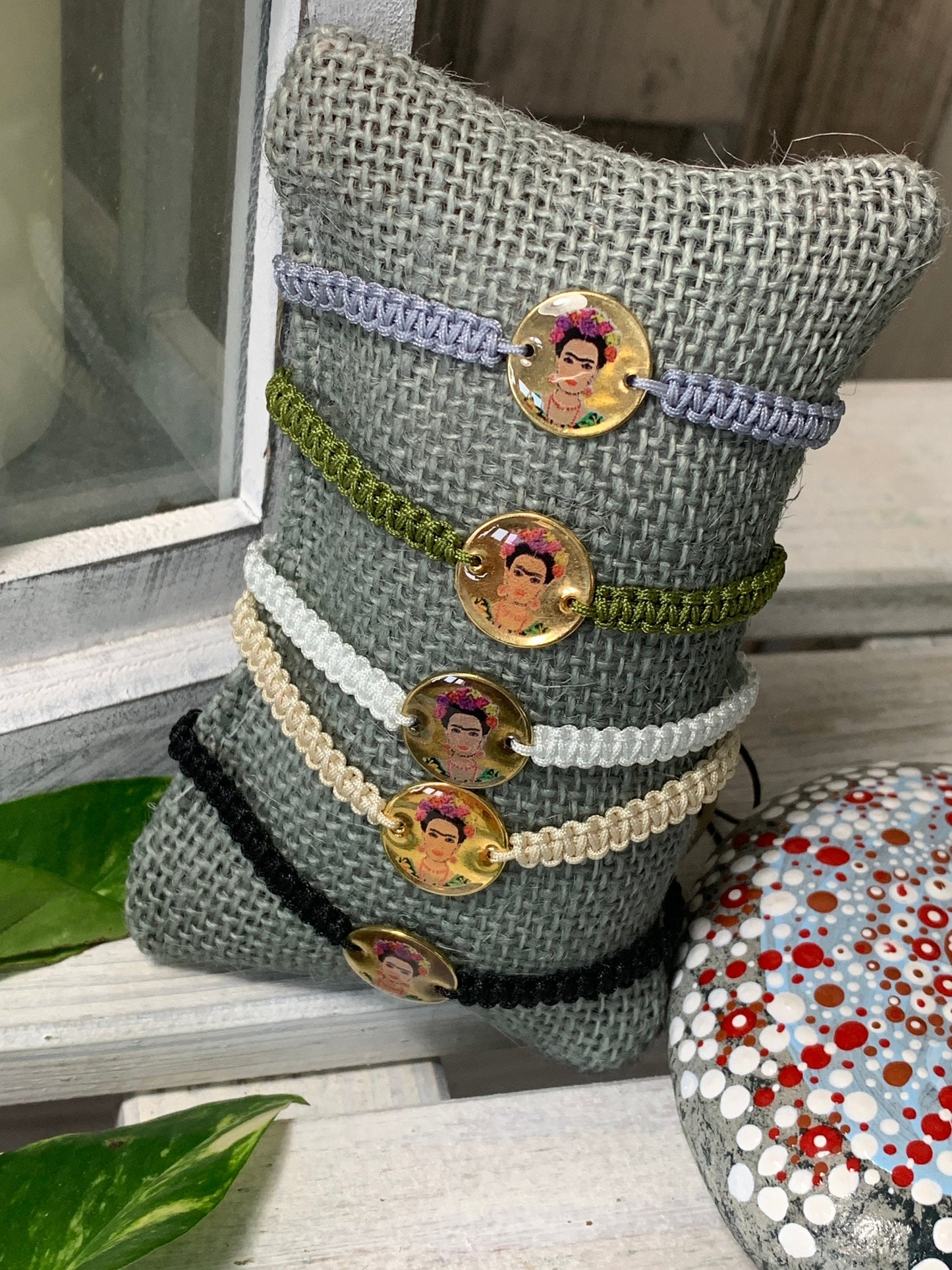 Freundschaftsarmband Makramee Schmuck Armband Blumenmädchen goldfarben