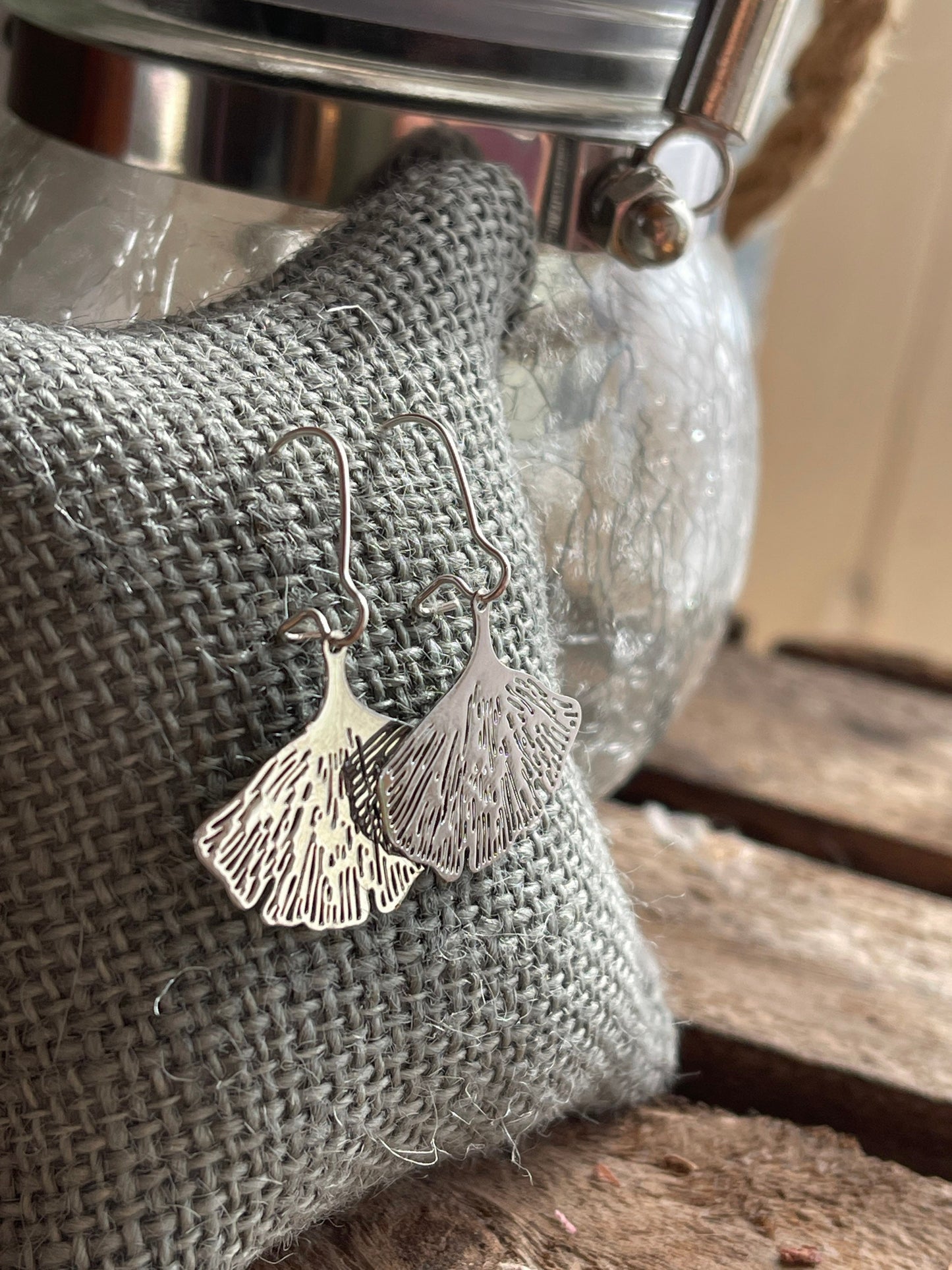 Ohrring Blatt groß silberfarben