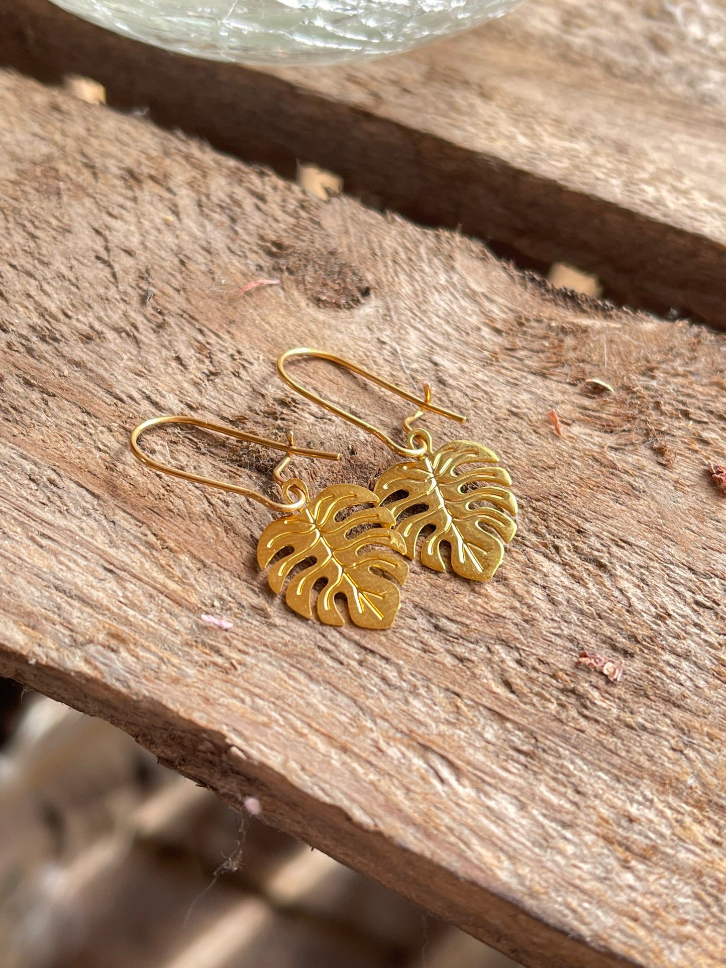 Ohrring Blatt goldfarben