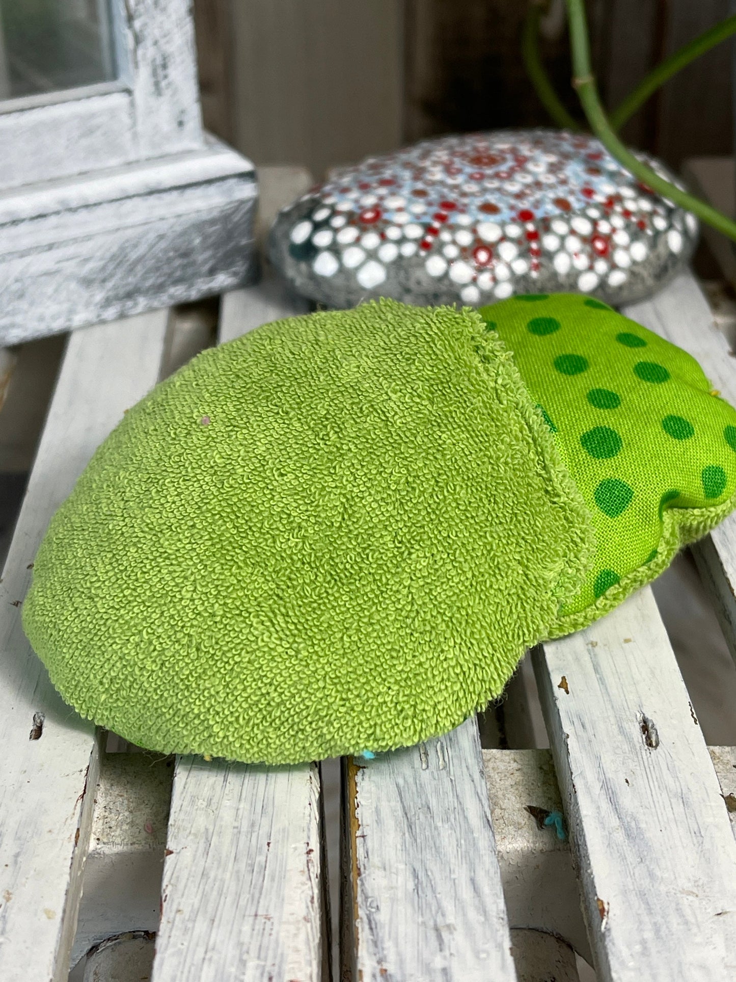 Taschenwärmer Beulenkühler Körnerkissen grüne Punkte