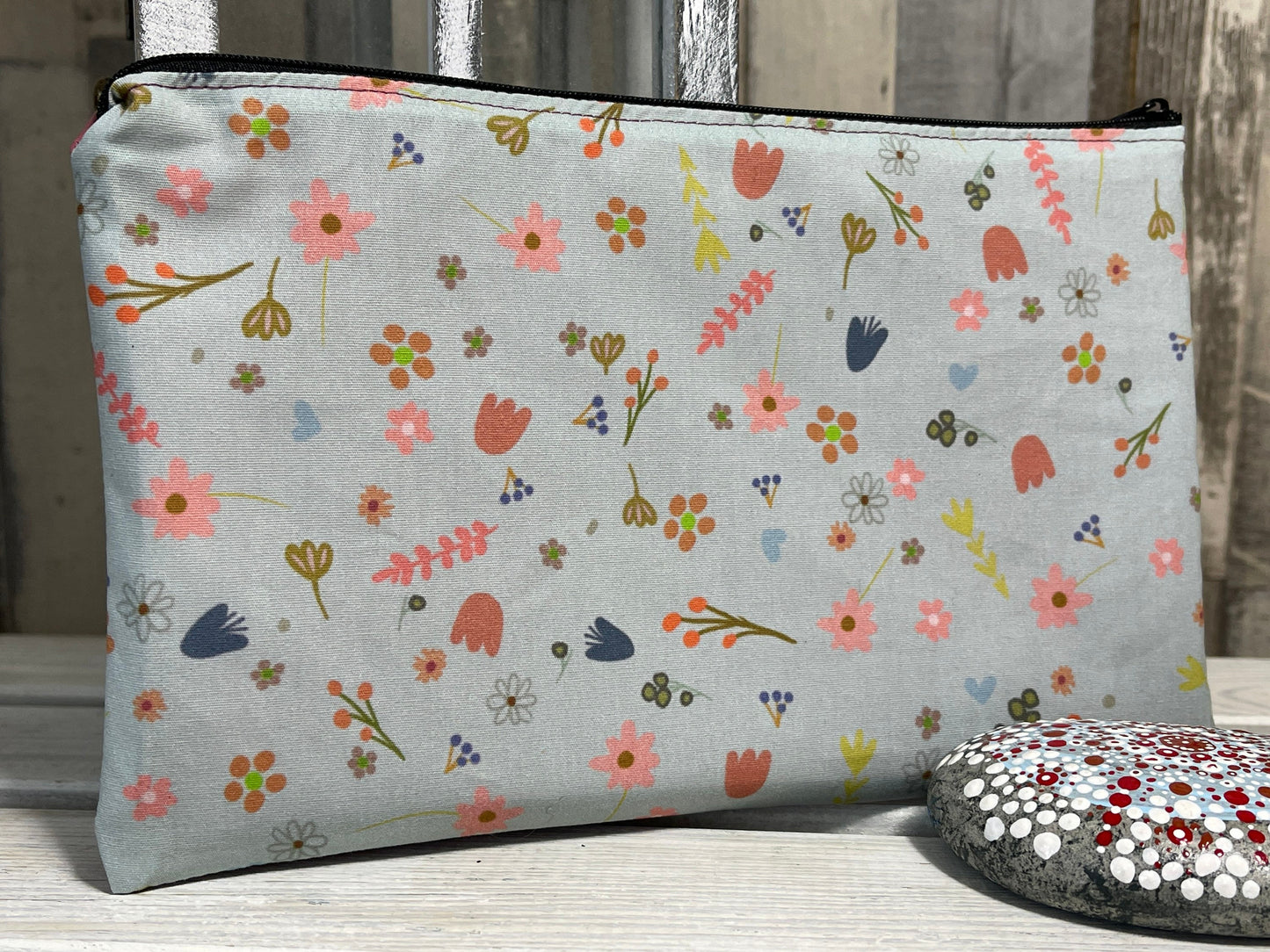 Stylische Federtasche Stifttasche Mäppchen Kosmetik kleine Tasche Retro Blumen Wiese