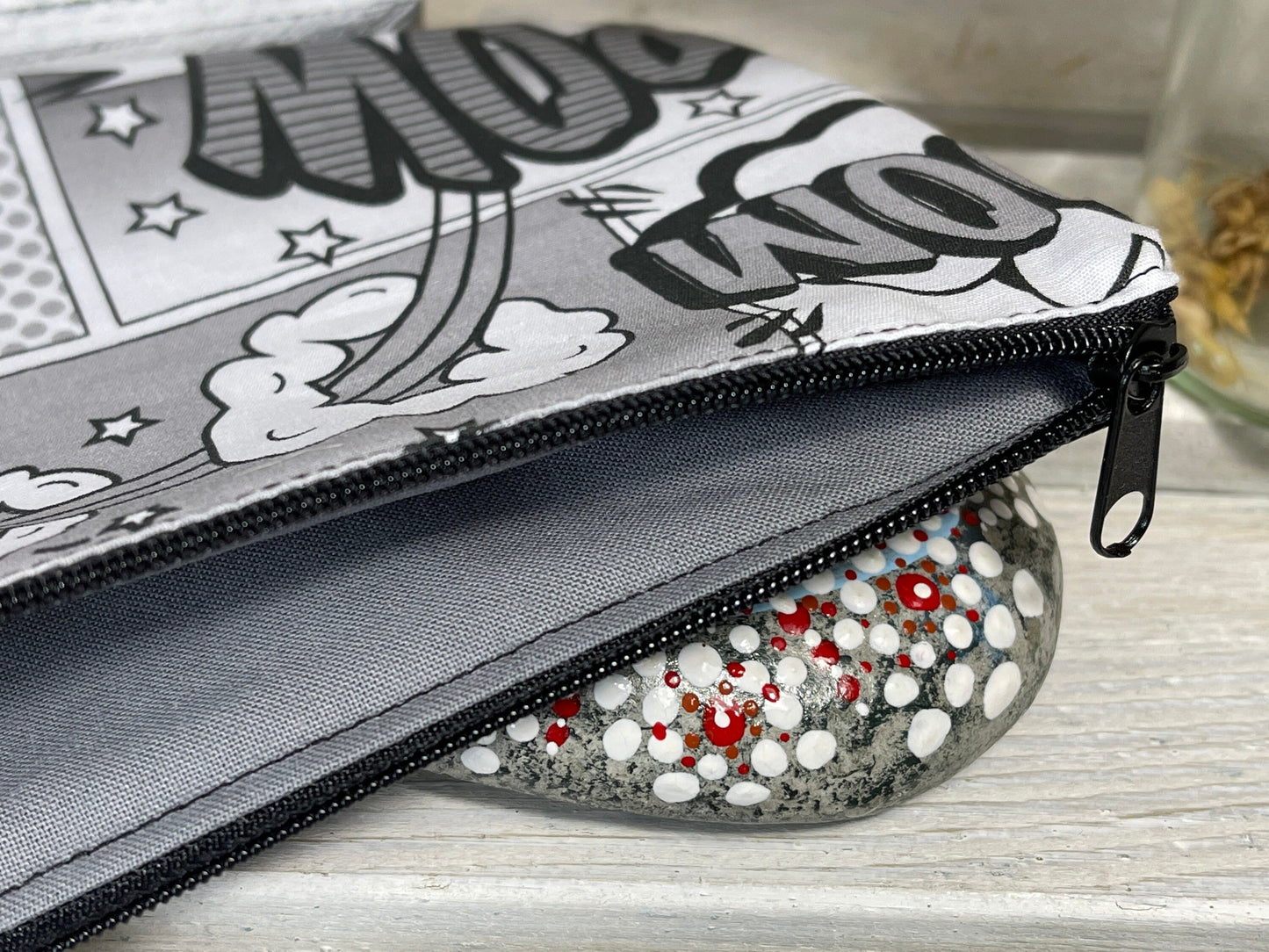 Stylische Federtasche Stifttasche Mäppchen Kosmetik kleine Tasche Comic grau