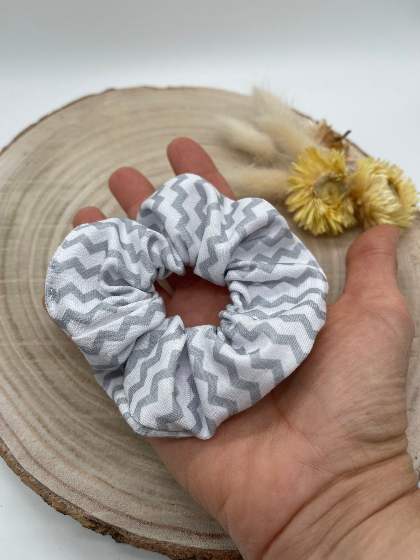 Jersey Scrunchie Haargummi weiß graue Streifen