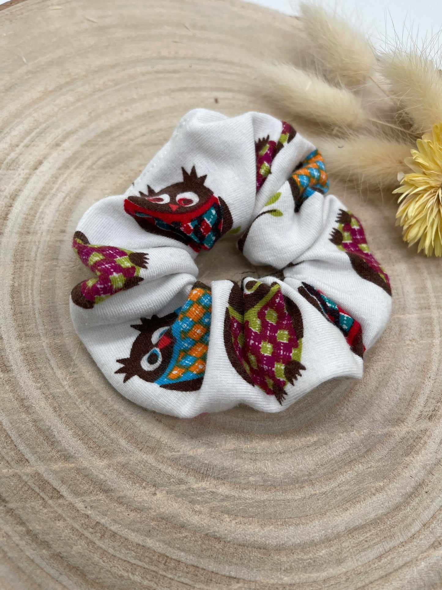 Scrunchie Haargummi elastisches Haarband bunte Eulen auf weiß für feines oder dickes Haar