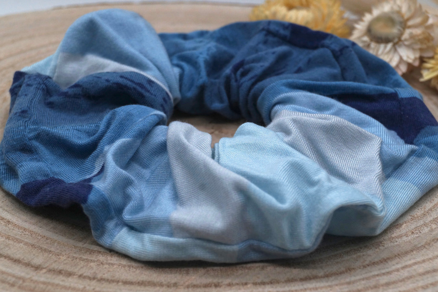 Scrunchie Haargummi elastisches Haarband blau Batik für feines oder dickes Haar