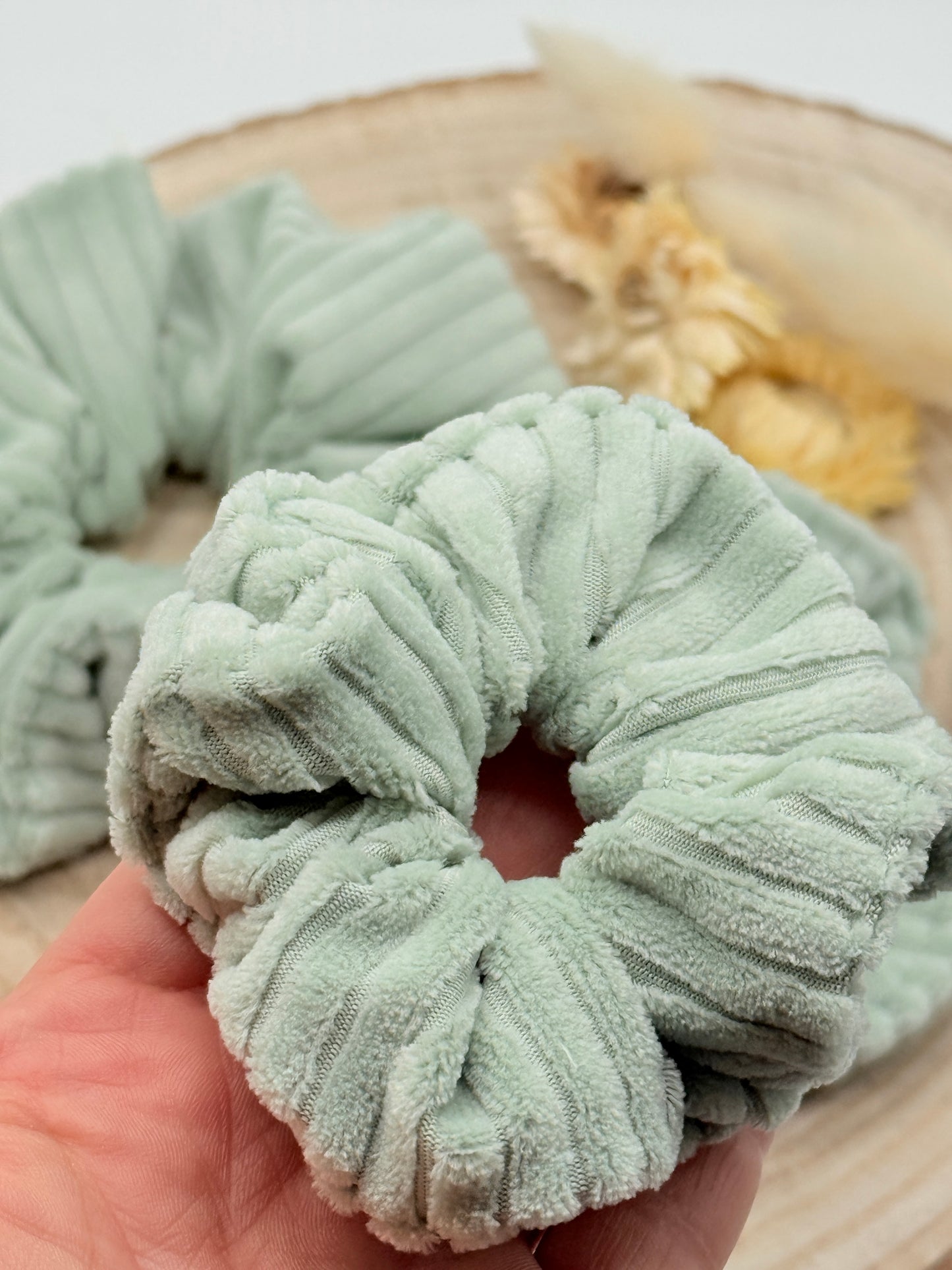 Soft Cord Scrunchie Haargummi uni hellgrün