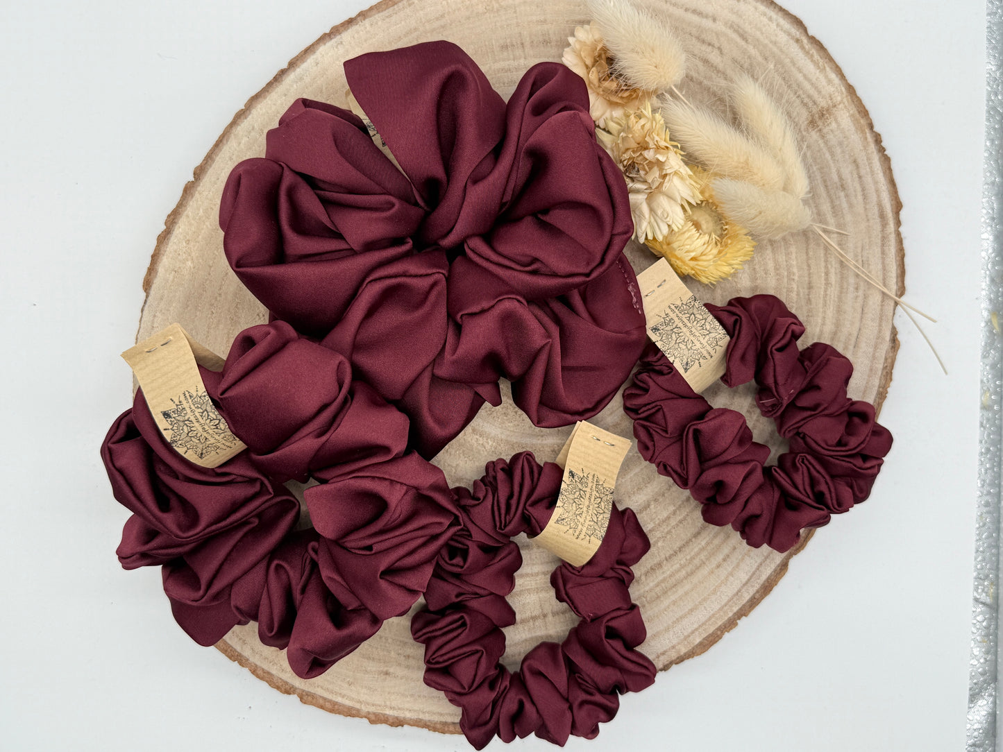 Satin Scrunchie Haargummi Bordeauxrot uni in vier Größen von XL bis XS (Kopie)