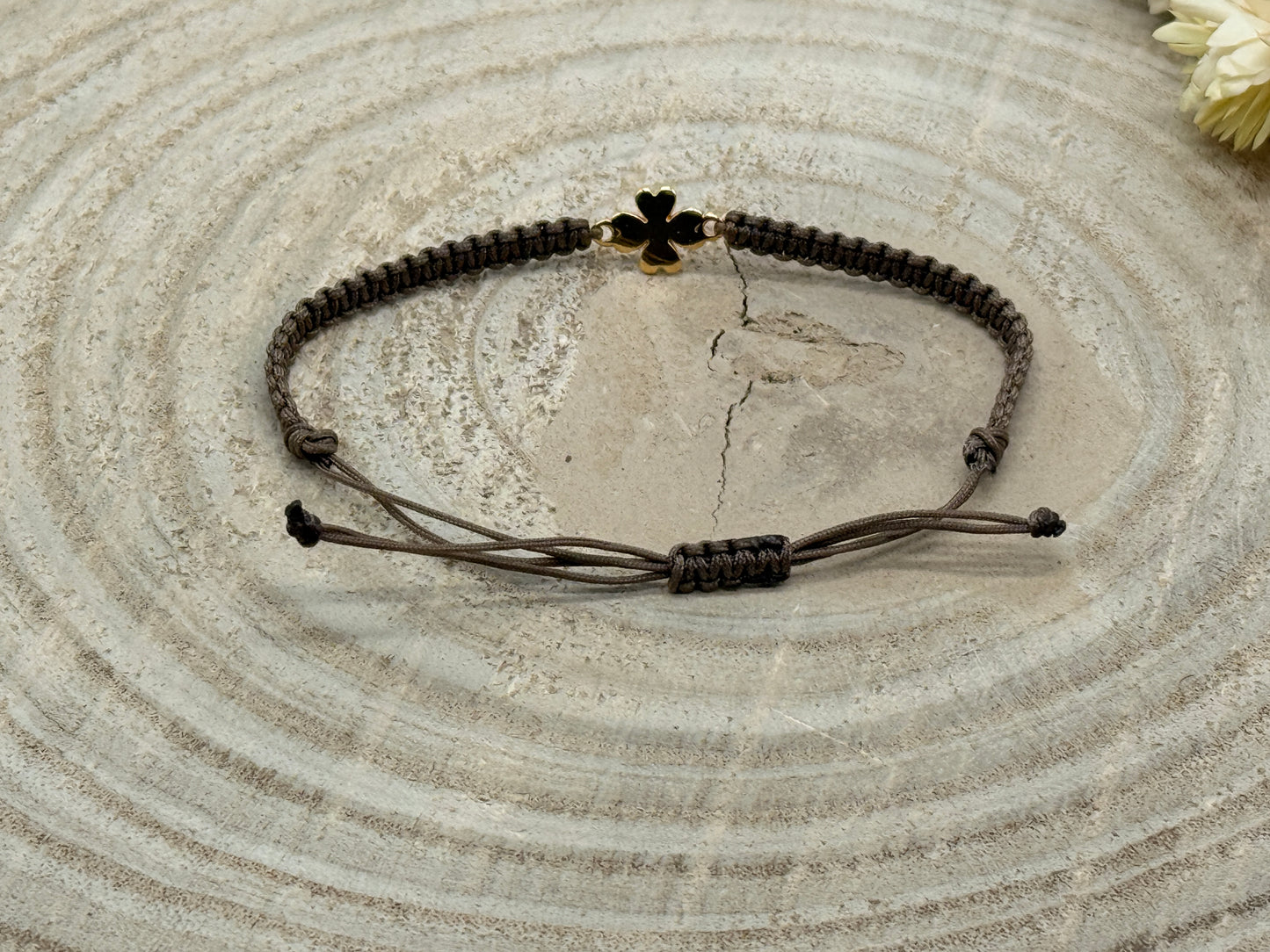 Makramee Armband Freundschaftsarmband kleine Blume Edelstahl vergoldet