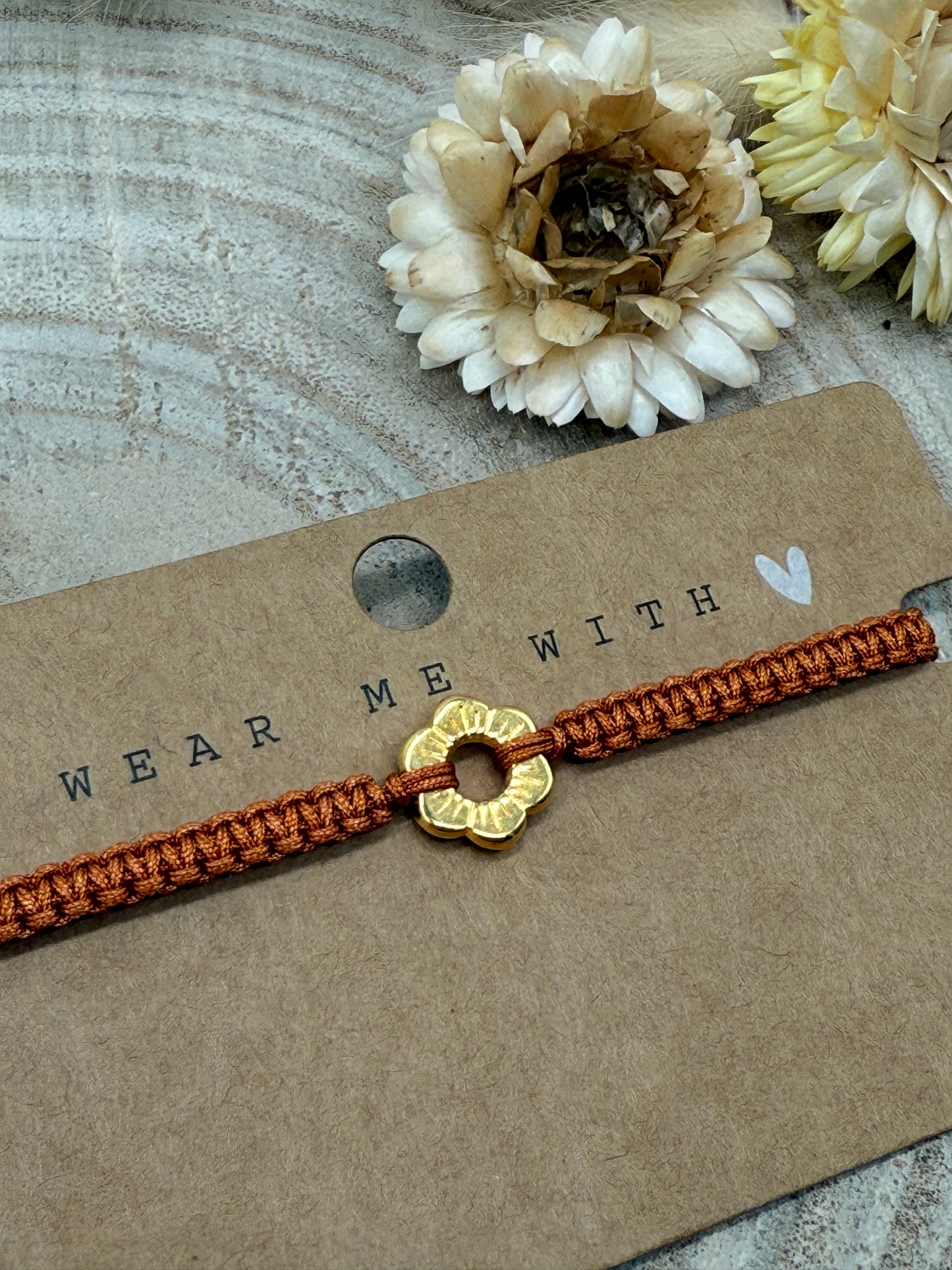 Makramee Armband Freundschaftsarmband kleine Blume Edelstahl vergoldet